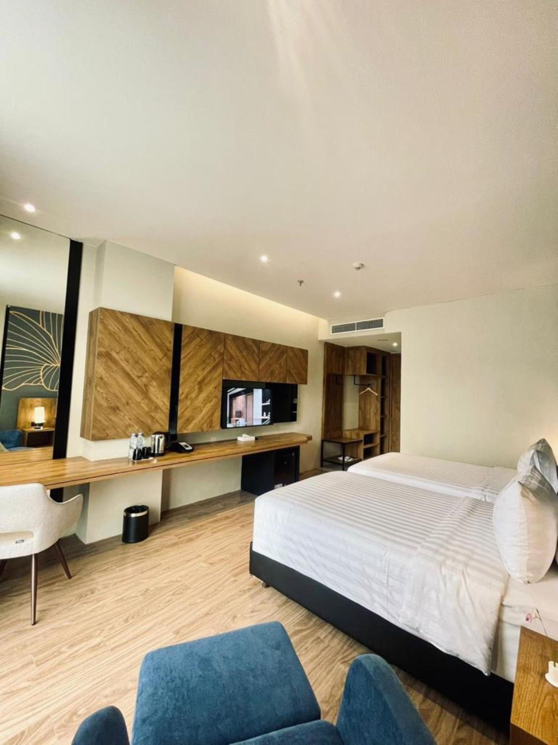 Deluxe Twin Room - Smoking - Photo 2