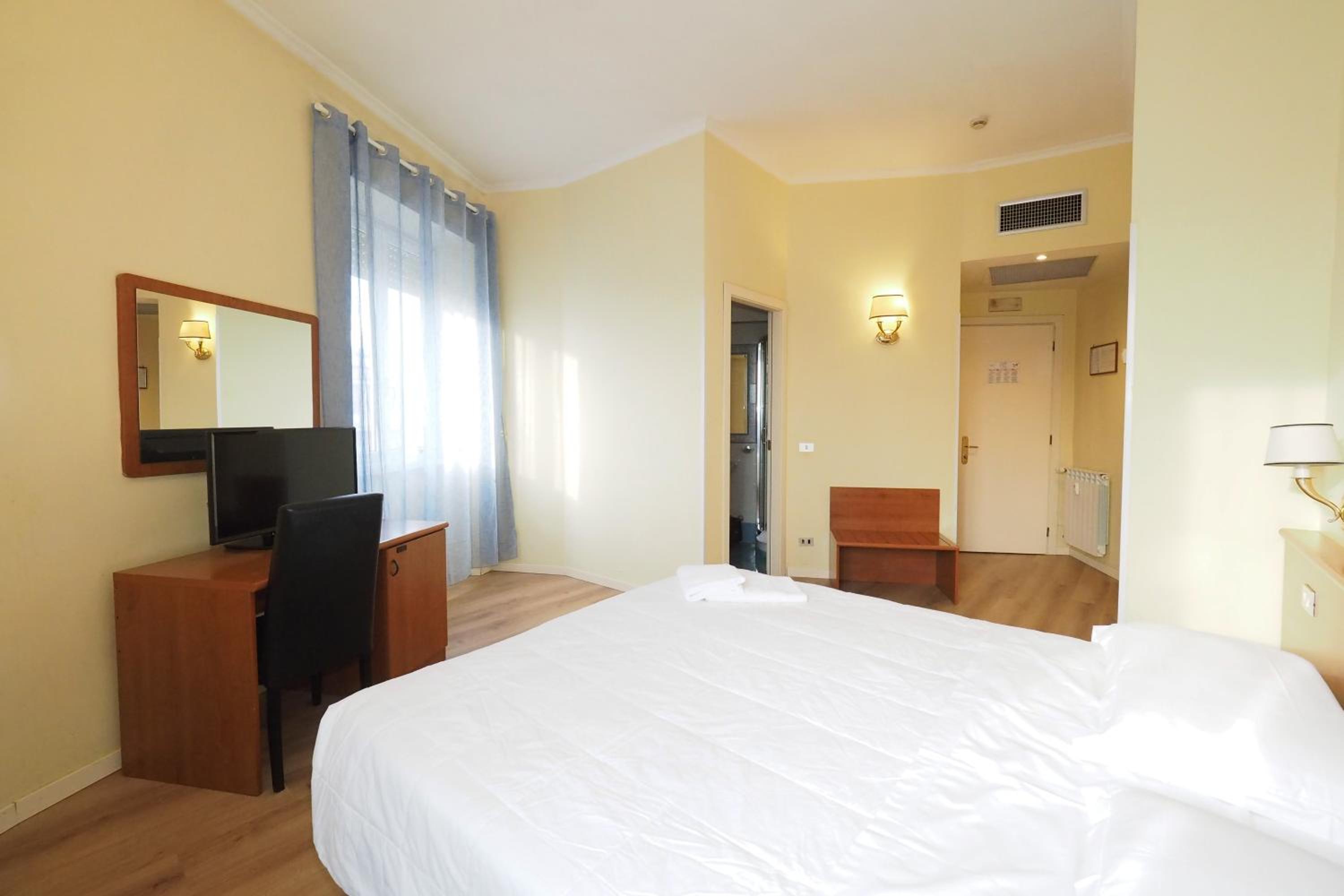 Standard Double Room photo 1