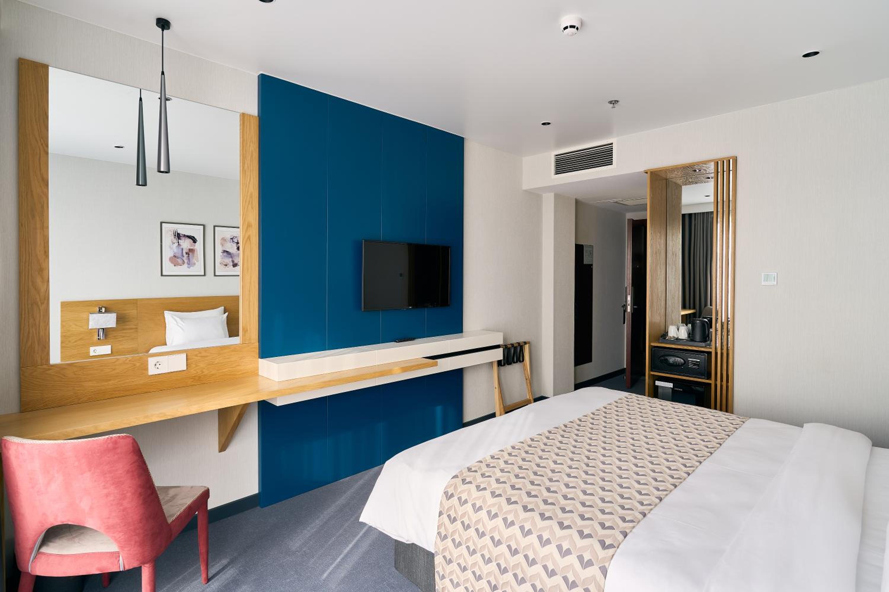Standard Double or Twin Room - Photo 1