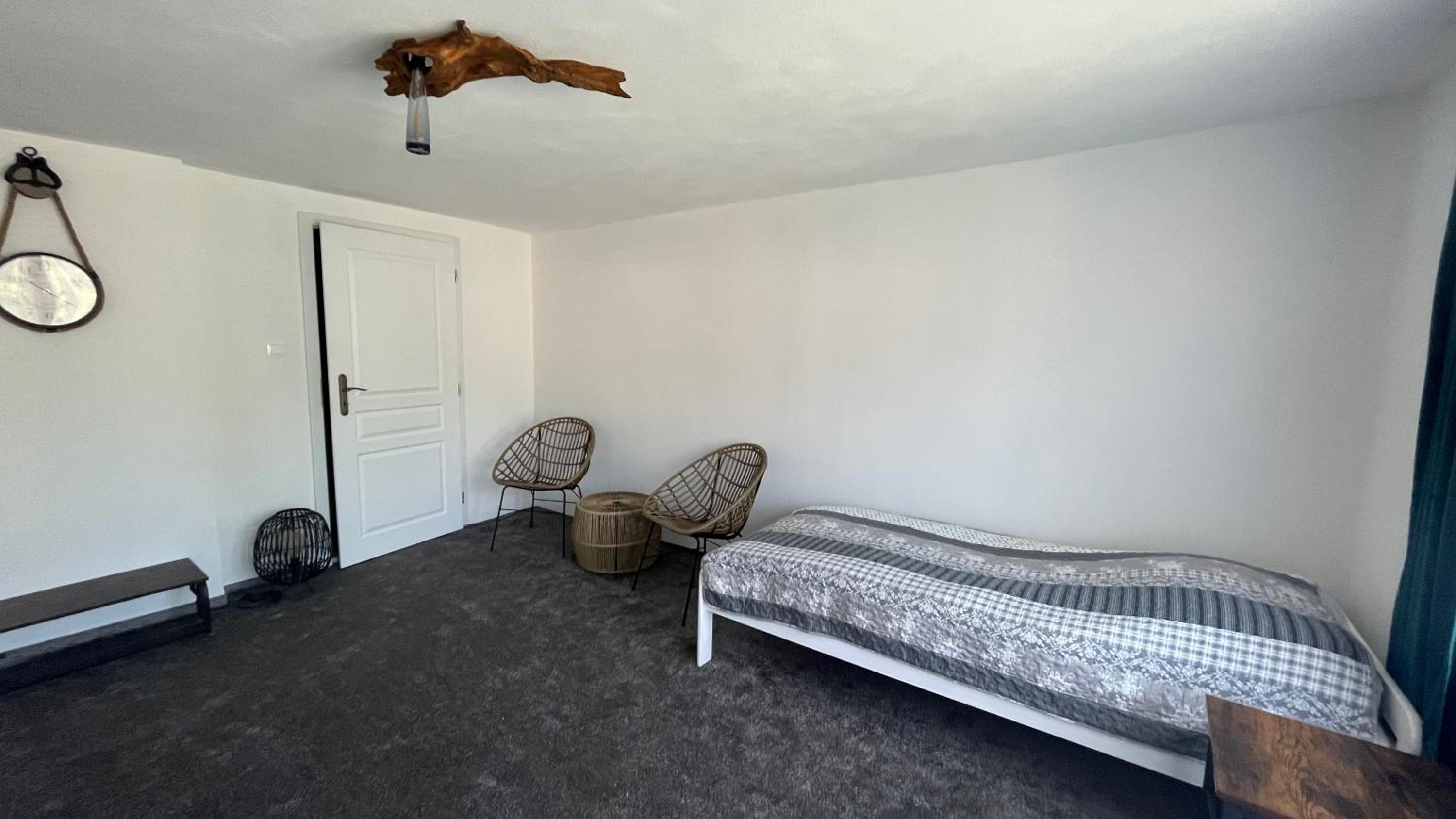 Apartment - Photo 4
