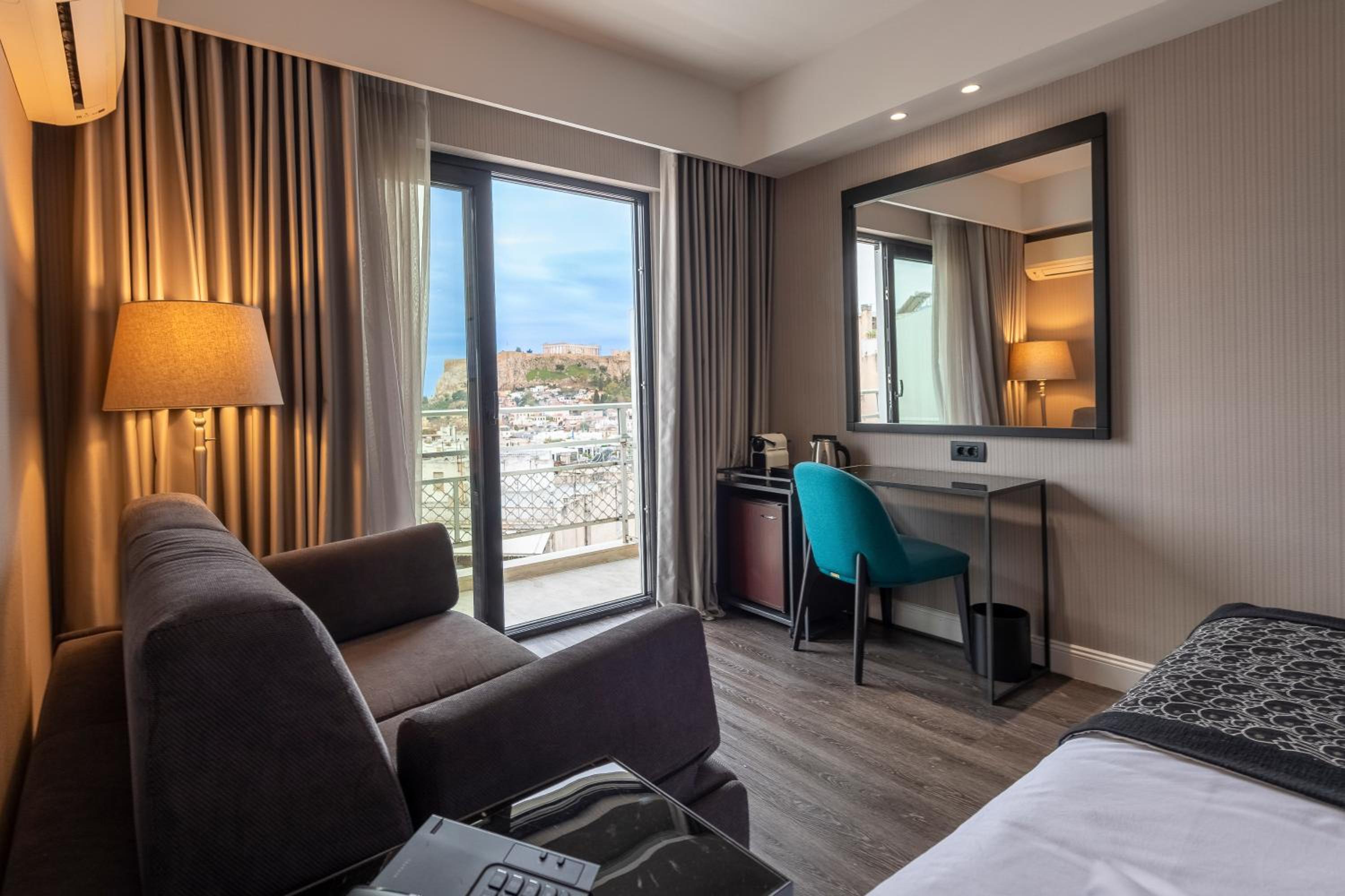 Acropolis Frame Triple Room