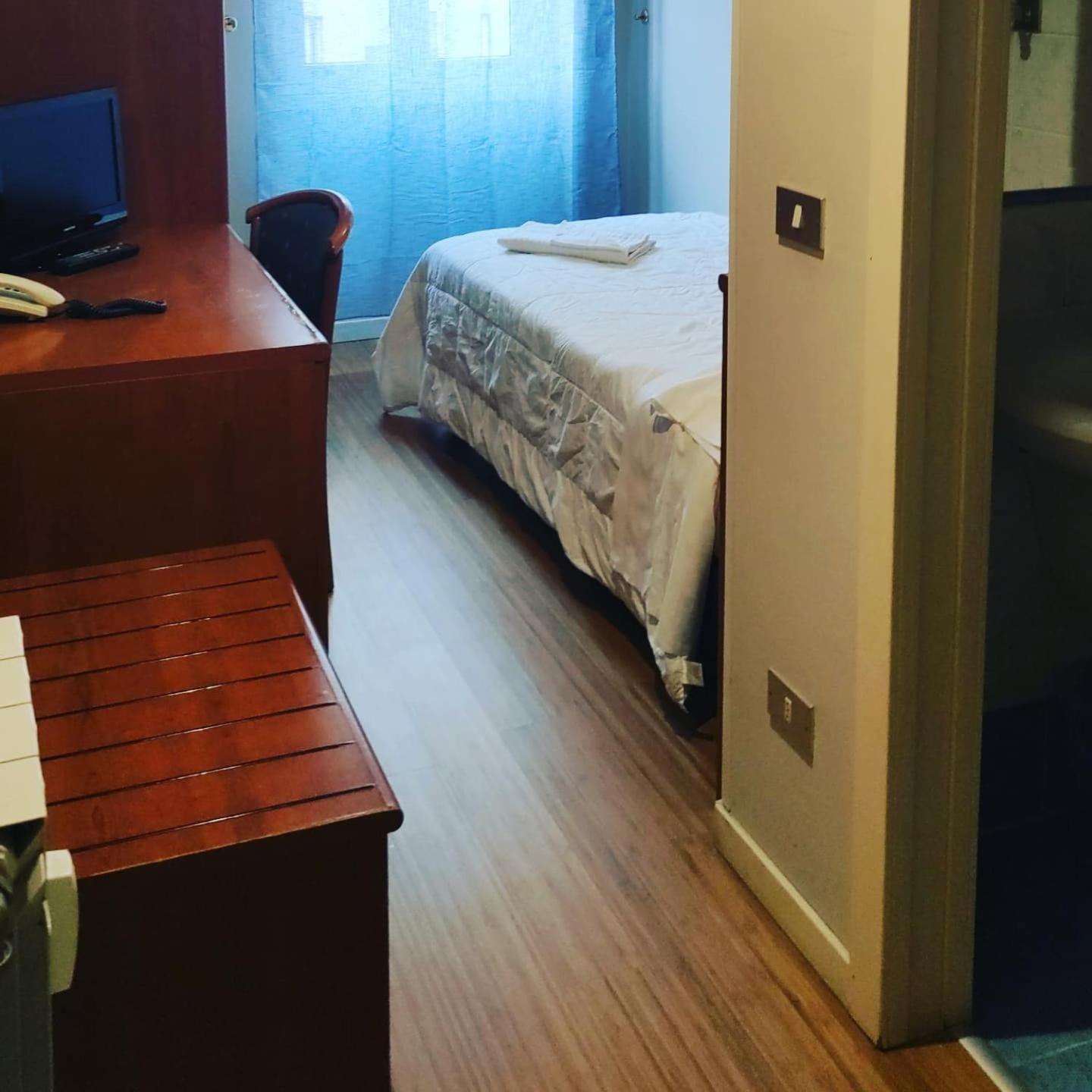 Single Room photo 2