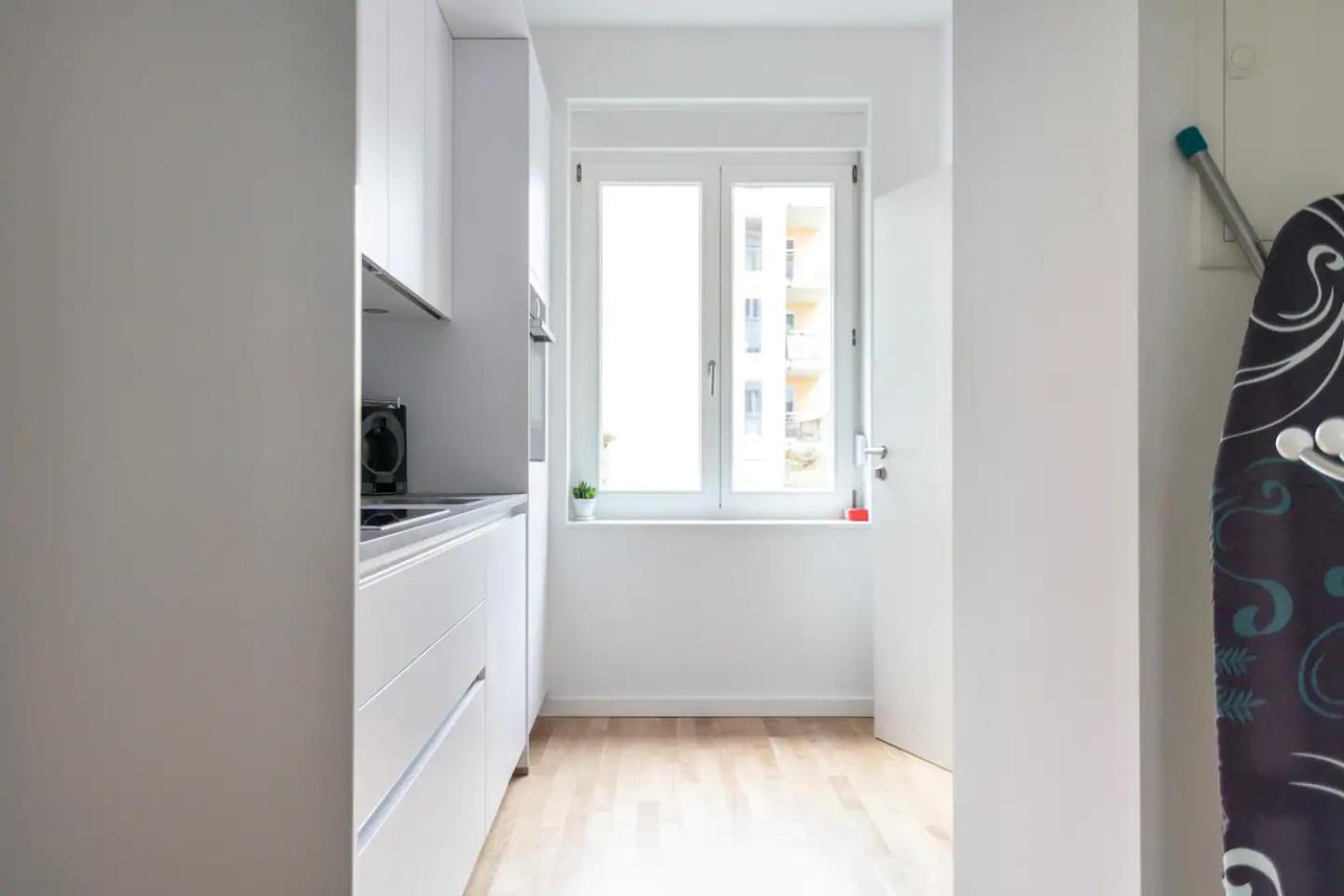 One-Bedroom Apartment photo 2