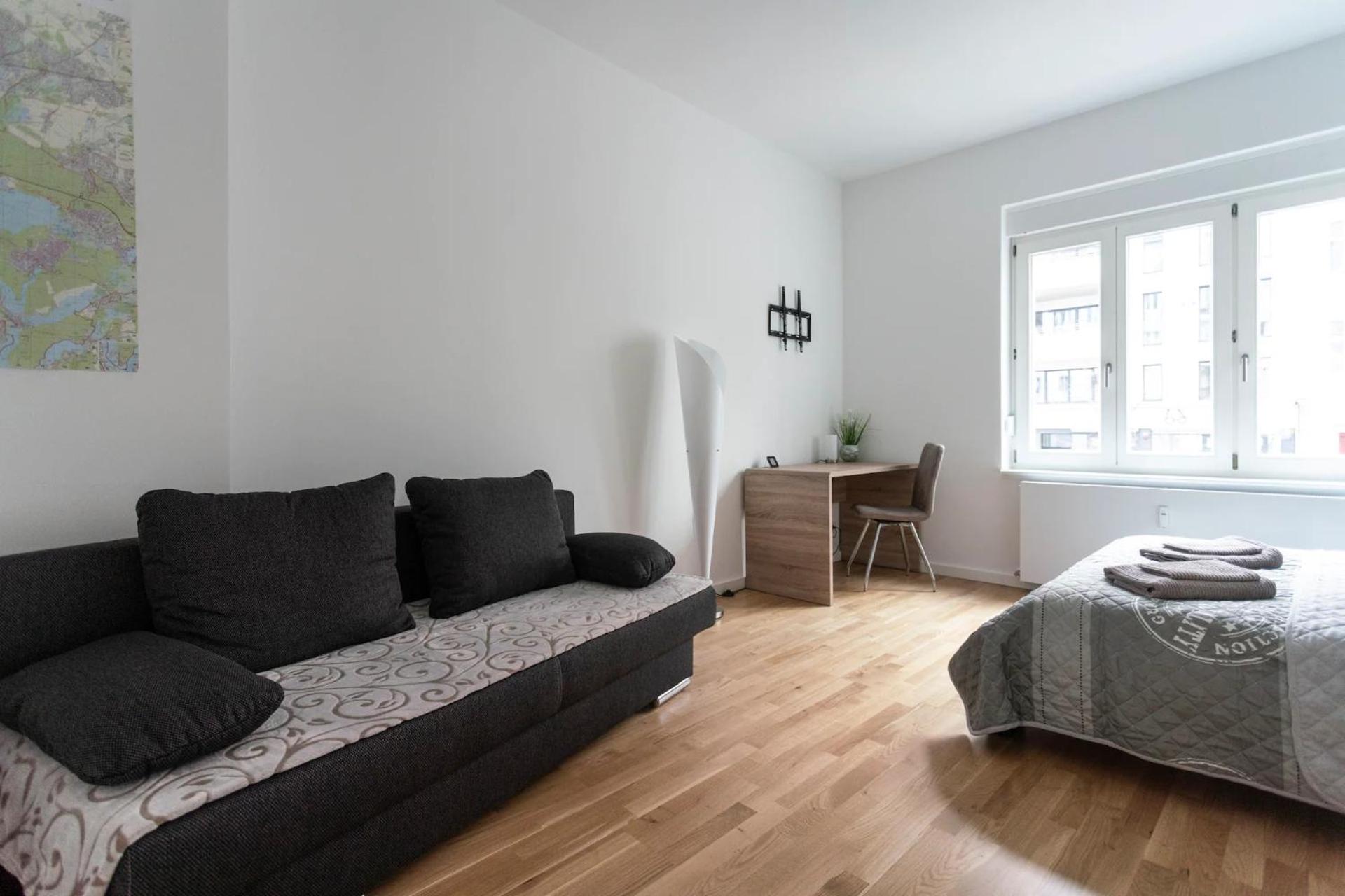 One-Bedroom Apartment photo 1