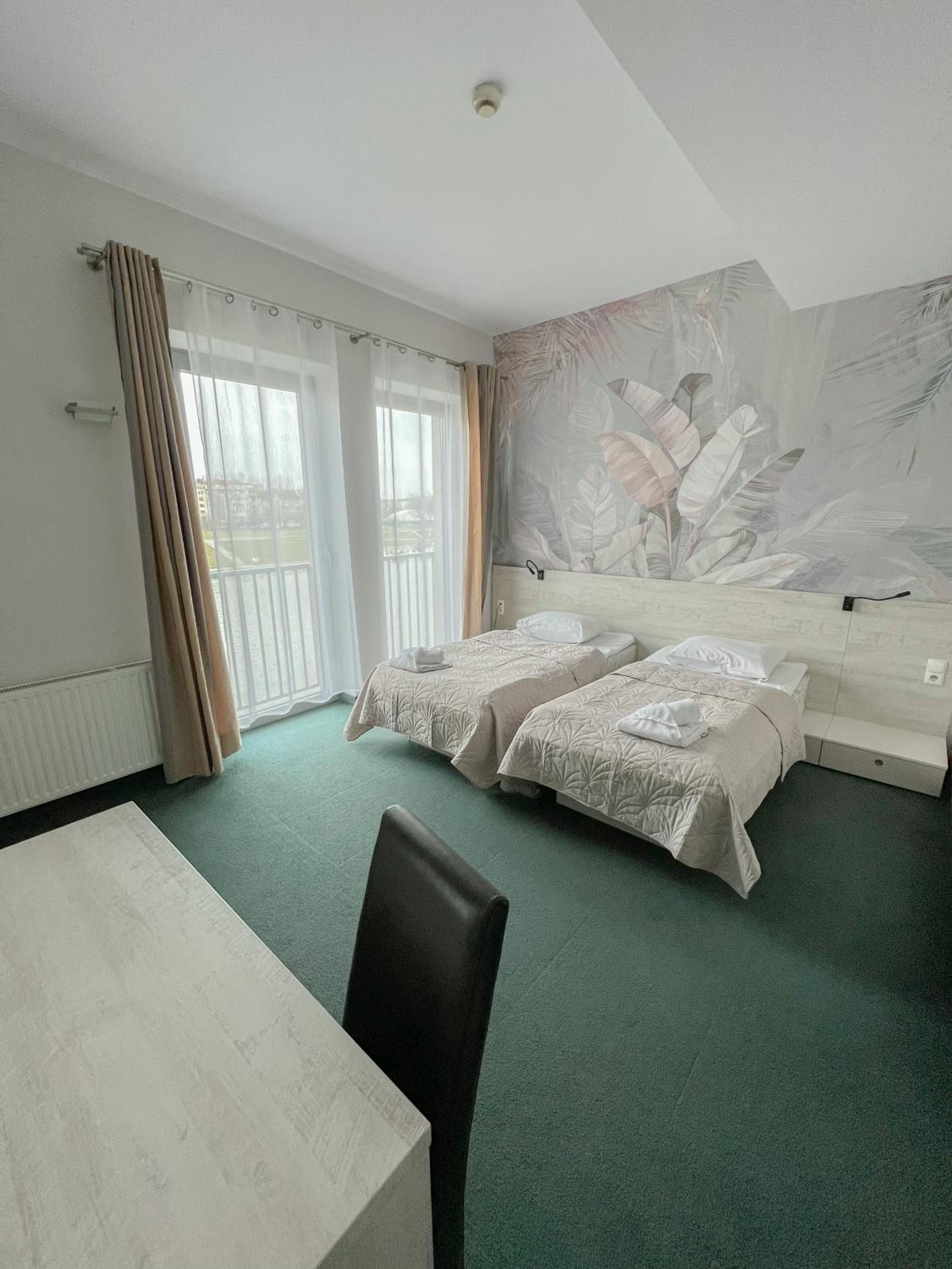 Double or Twin  Room with Wawel Castle View - Photo 20