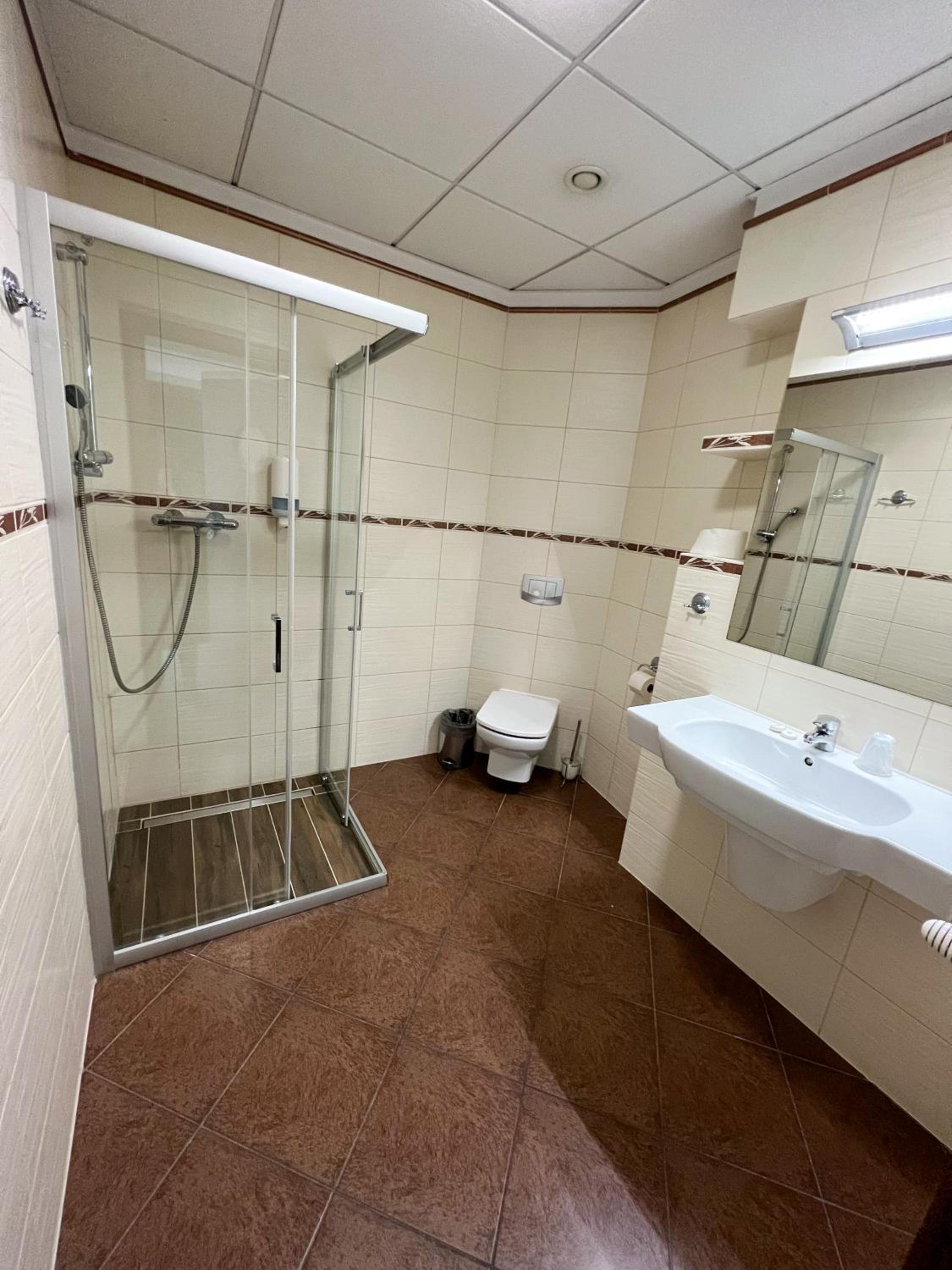 Double or Twin  Room with Wawel Castle View - Photo 2