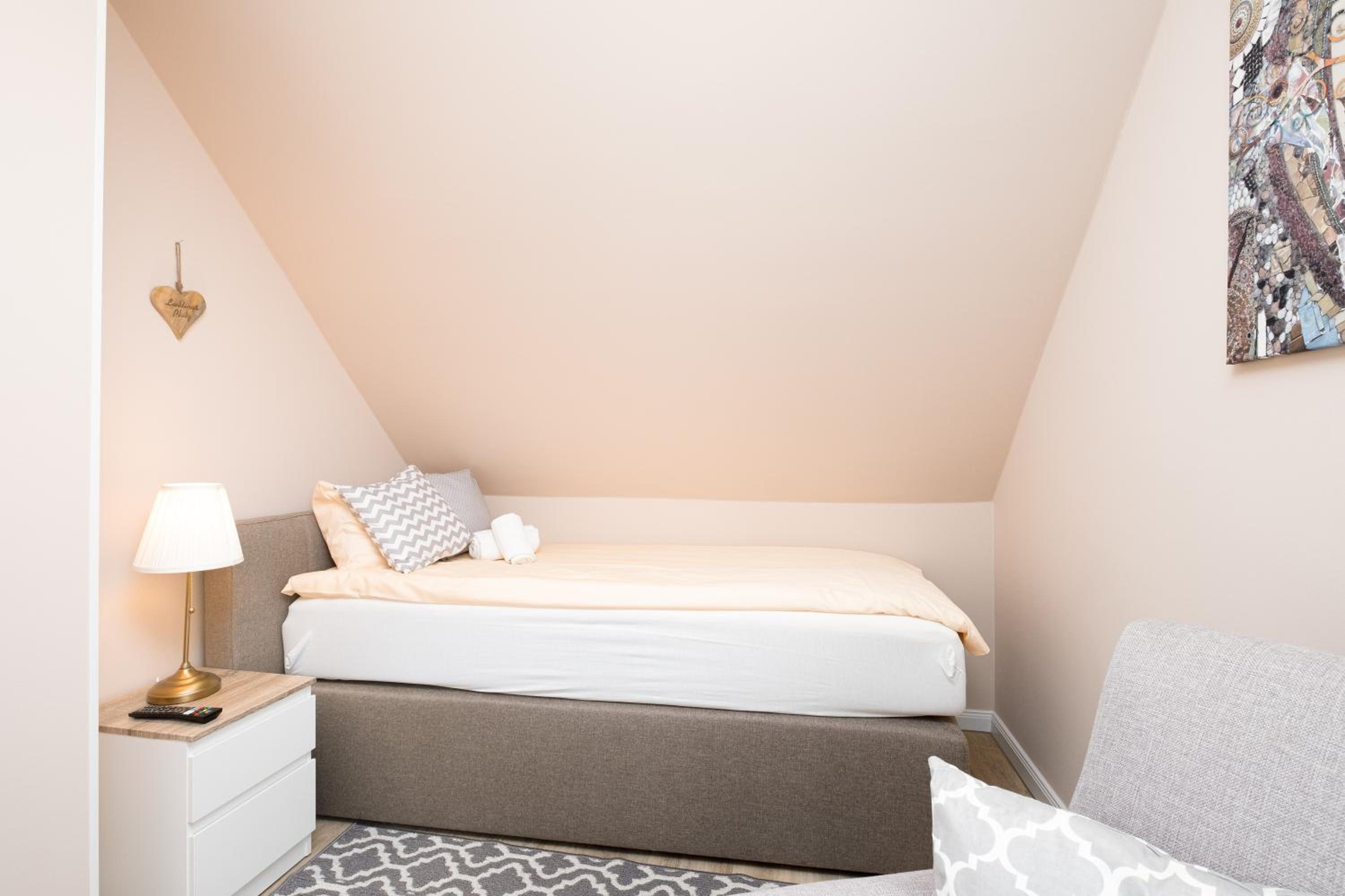 Single Room With Shared Bathroom photo 2