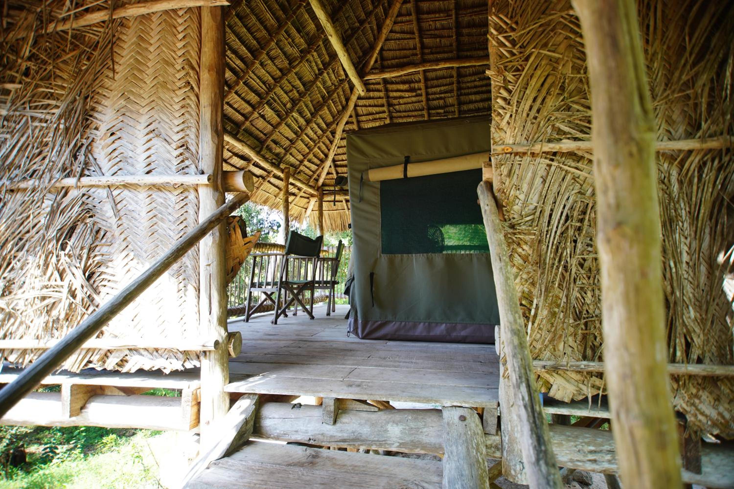 Bungalow with Garden View - Photo 6