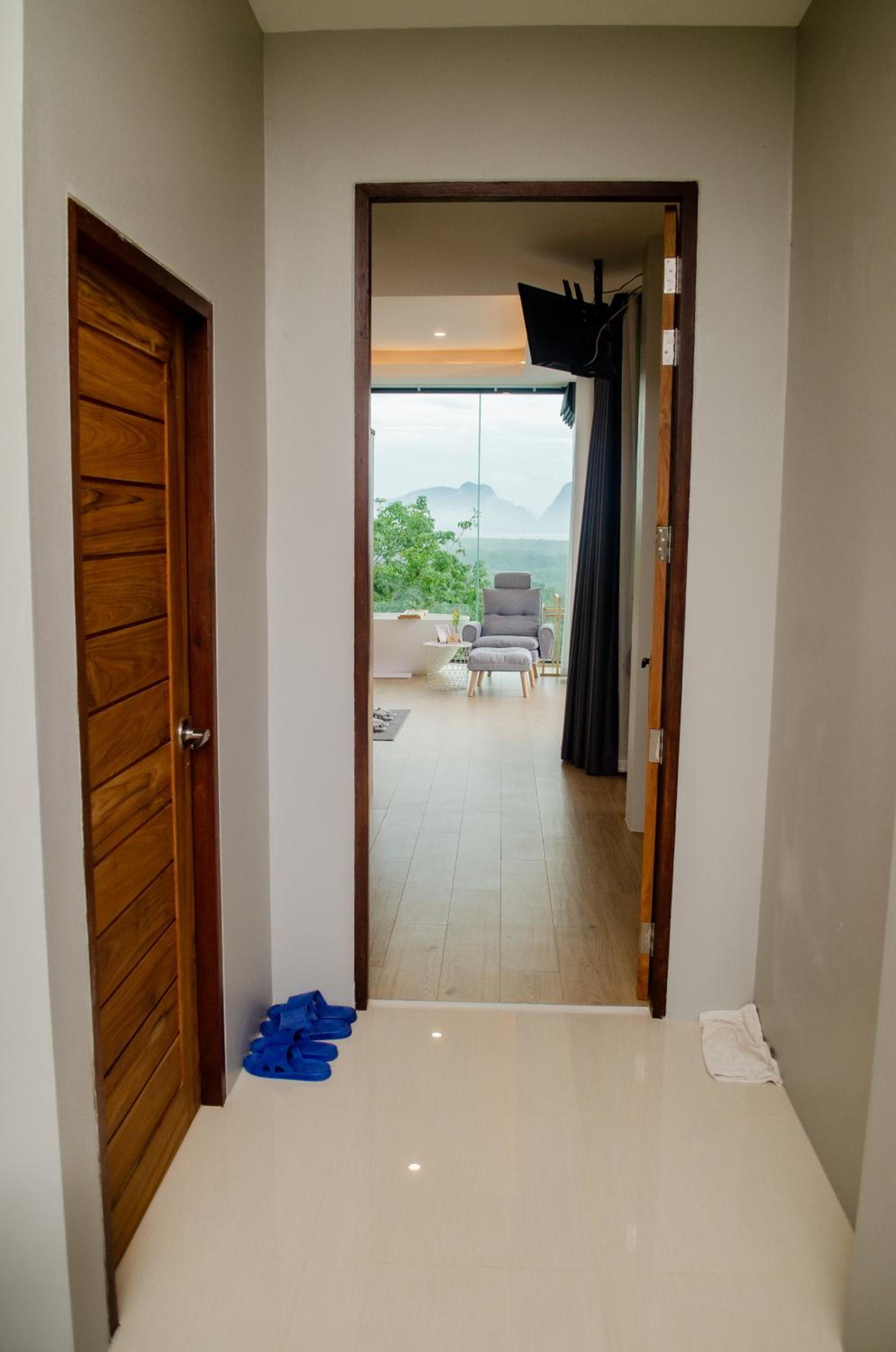 Double Room with Sea View - Photo 27