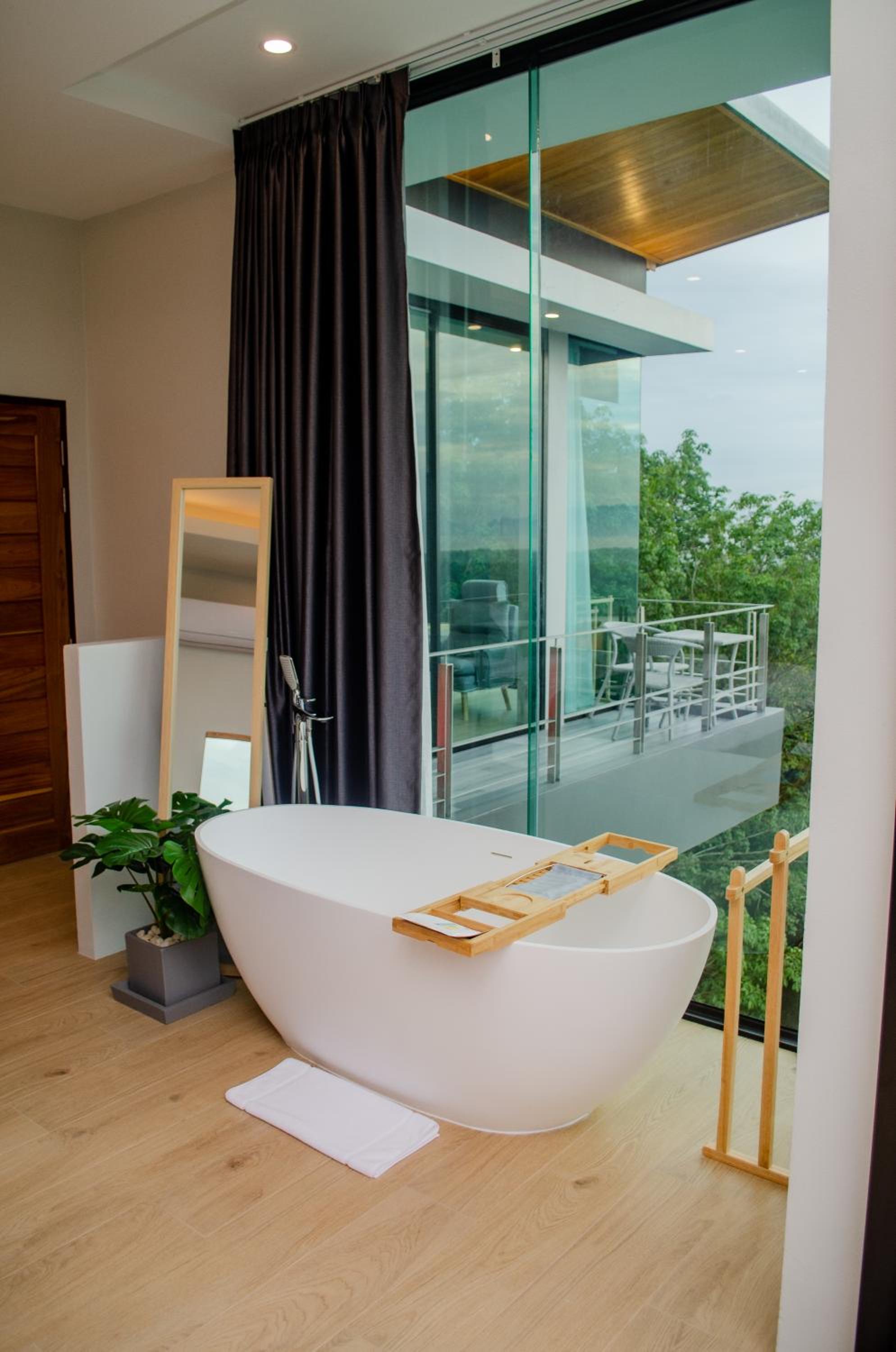 Double Room with Pool View - Photo 17