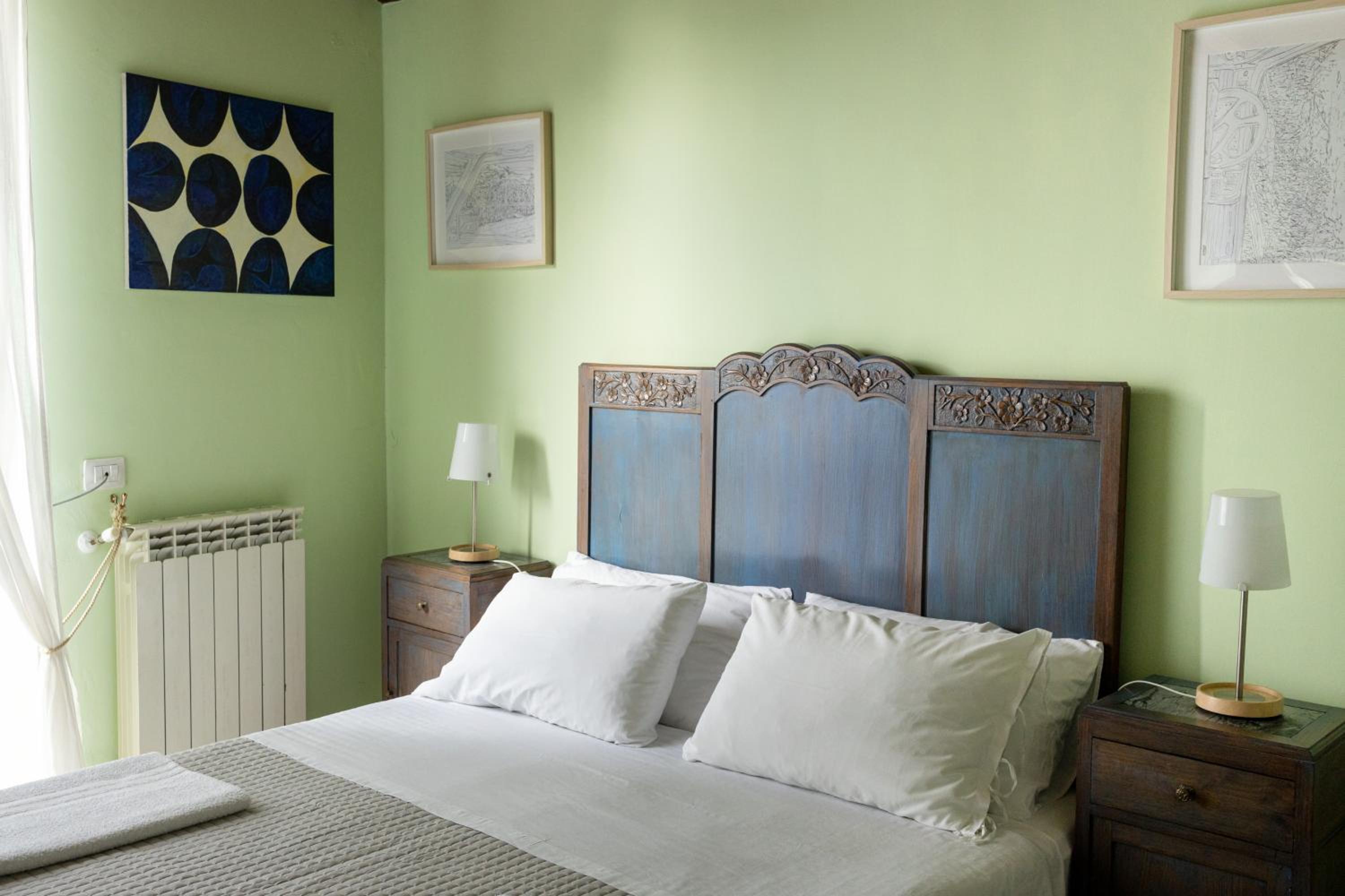 Three-Bedroom House - Photo 4