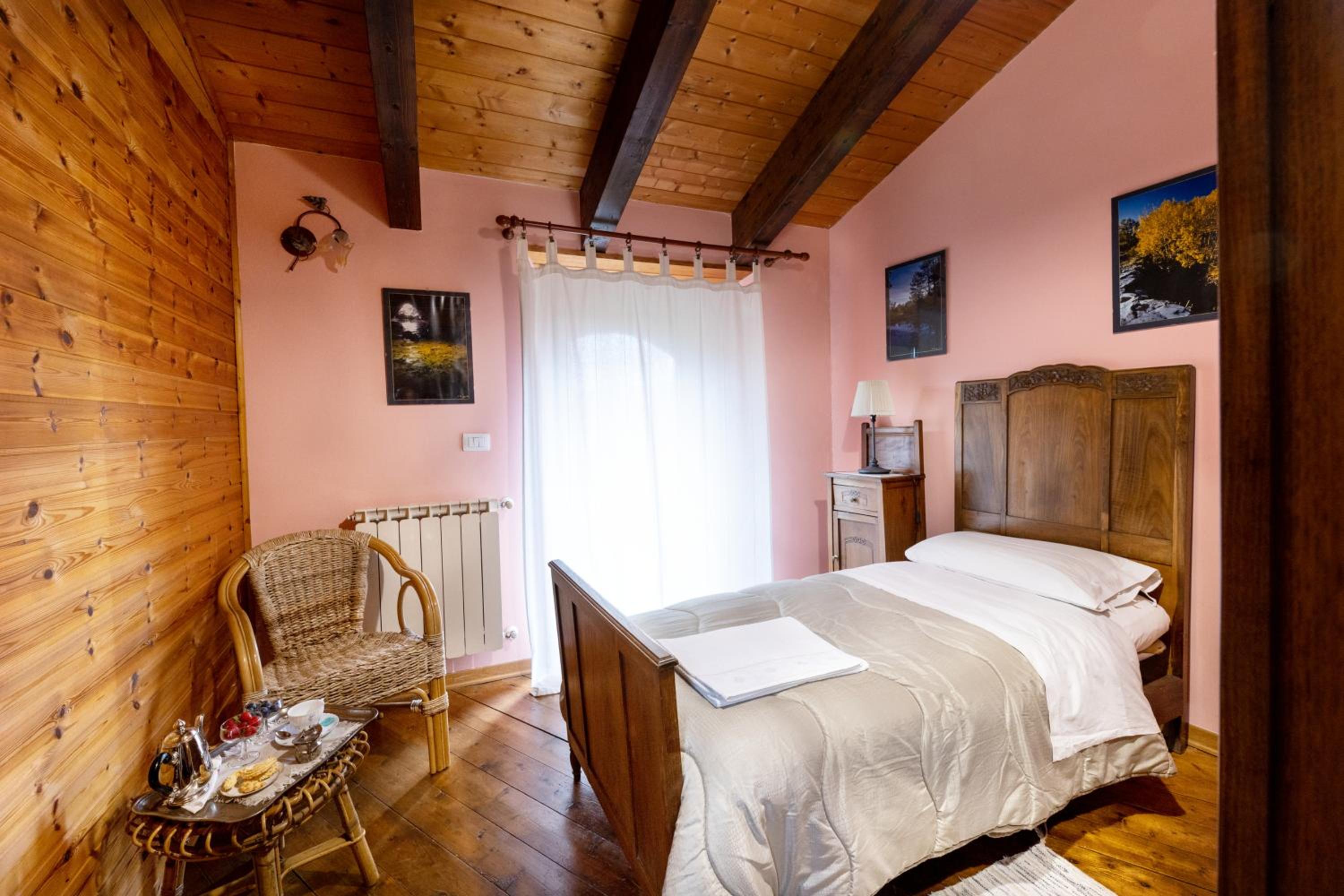 Three-Bedroom House - Photo 10