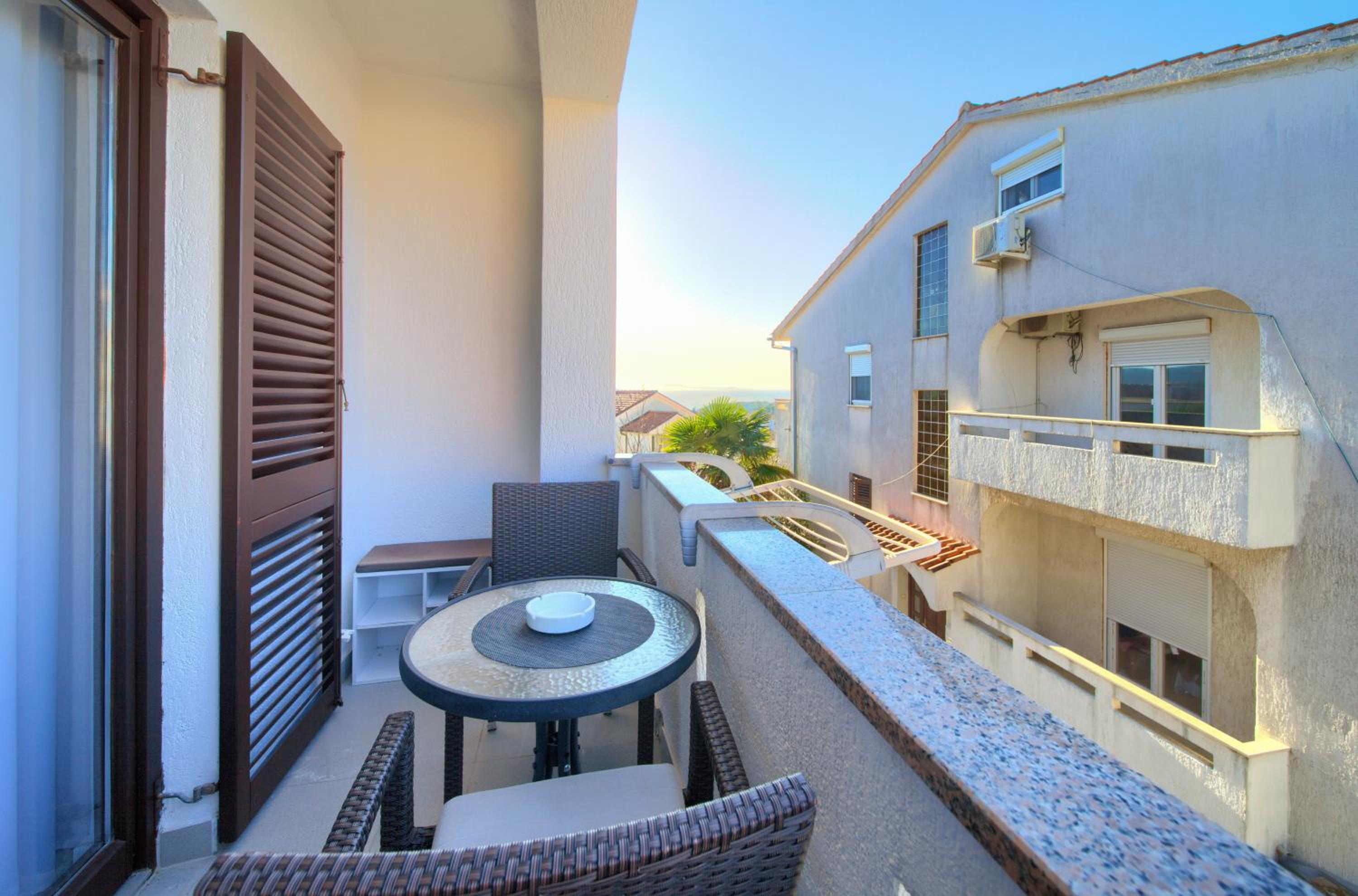 Two-Bedroom Deluxe Apartment with Balcony - Photo 8