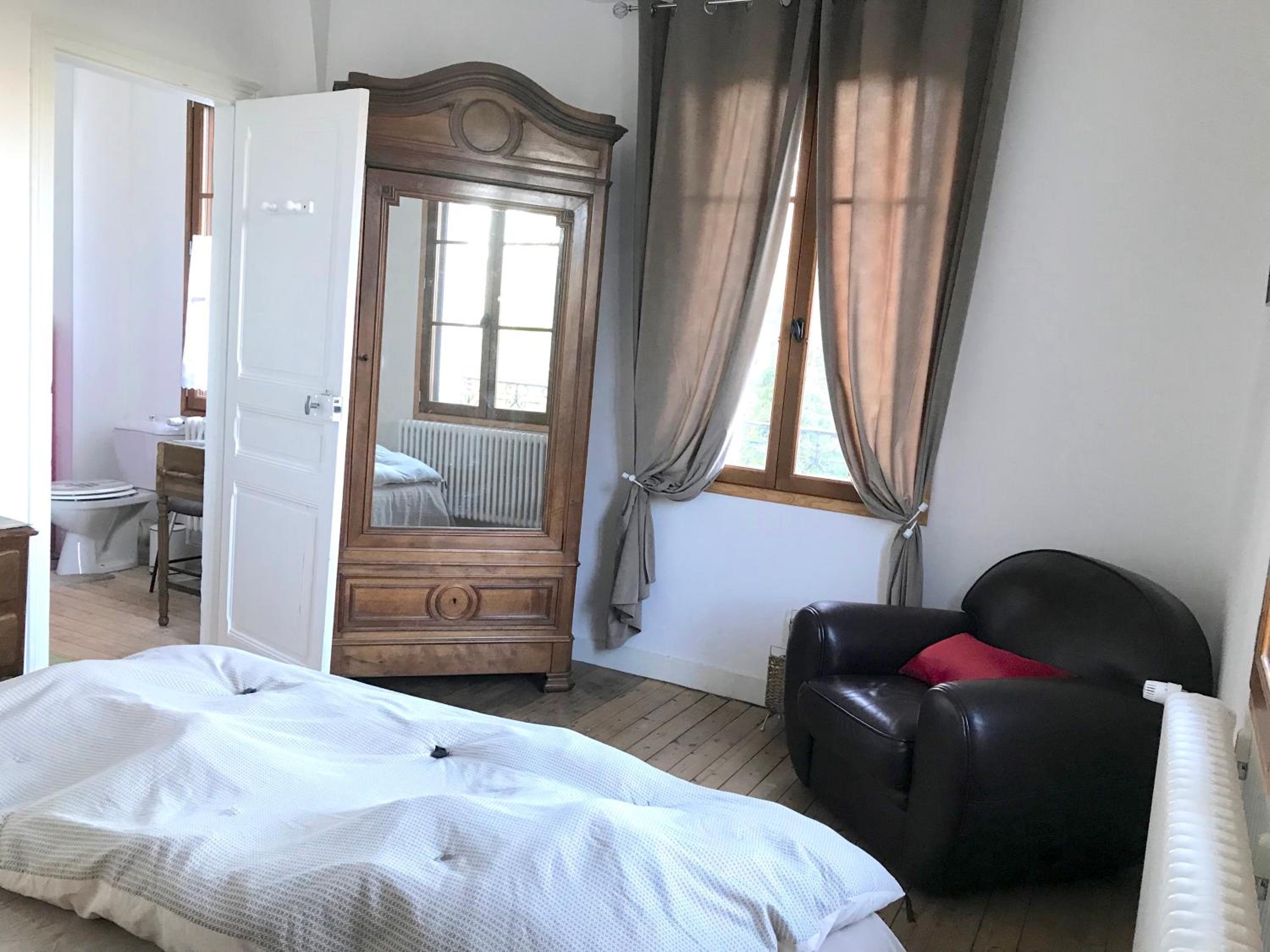 King Room with Garden View photo 3