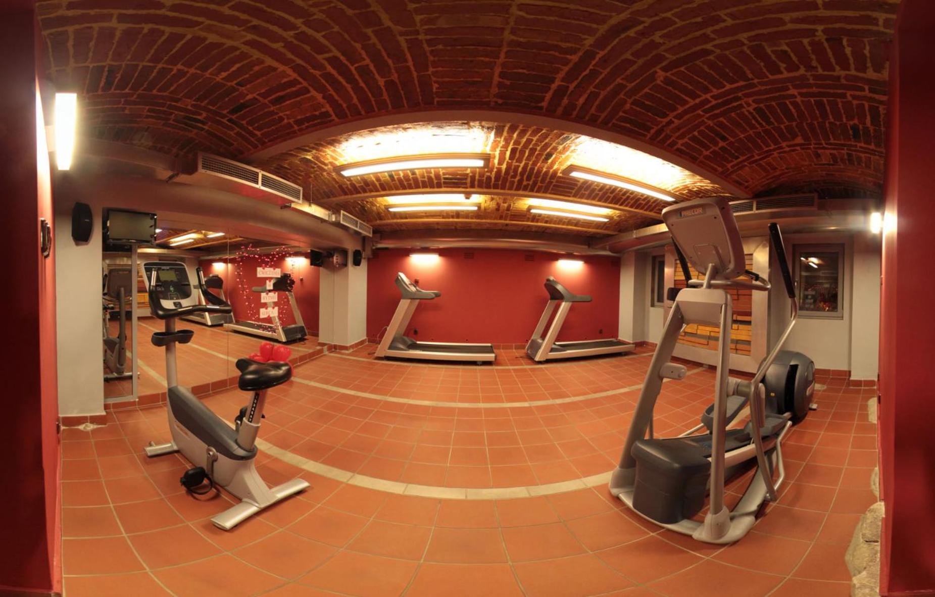 Business Double Room with Gym Access - Photo 8