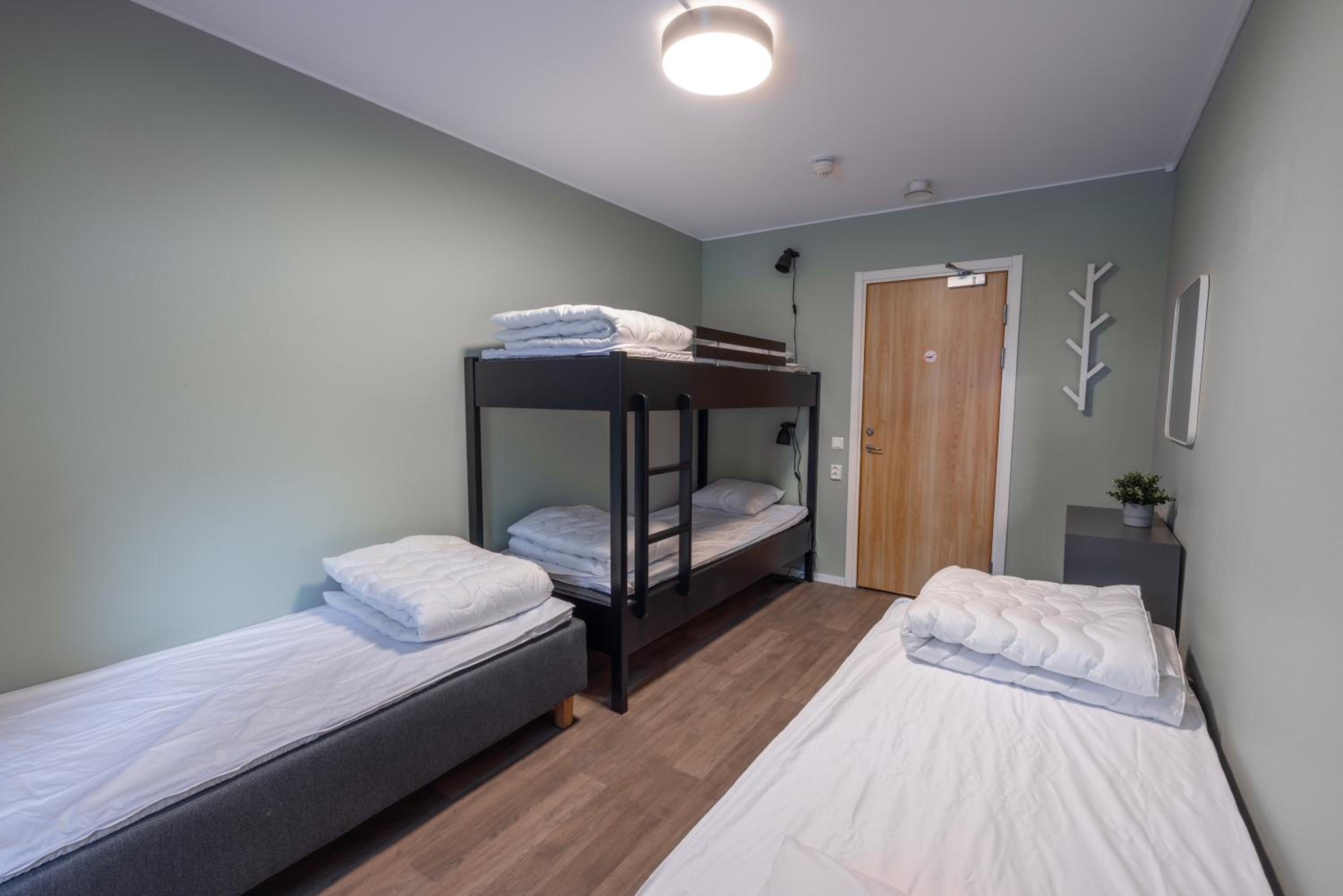 Quadruple Room with Shared Bathroom photo 2