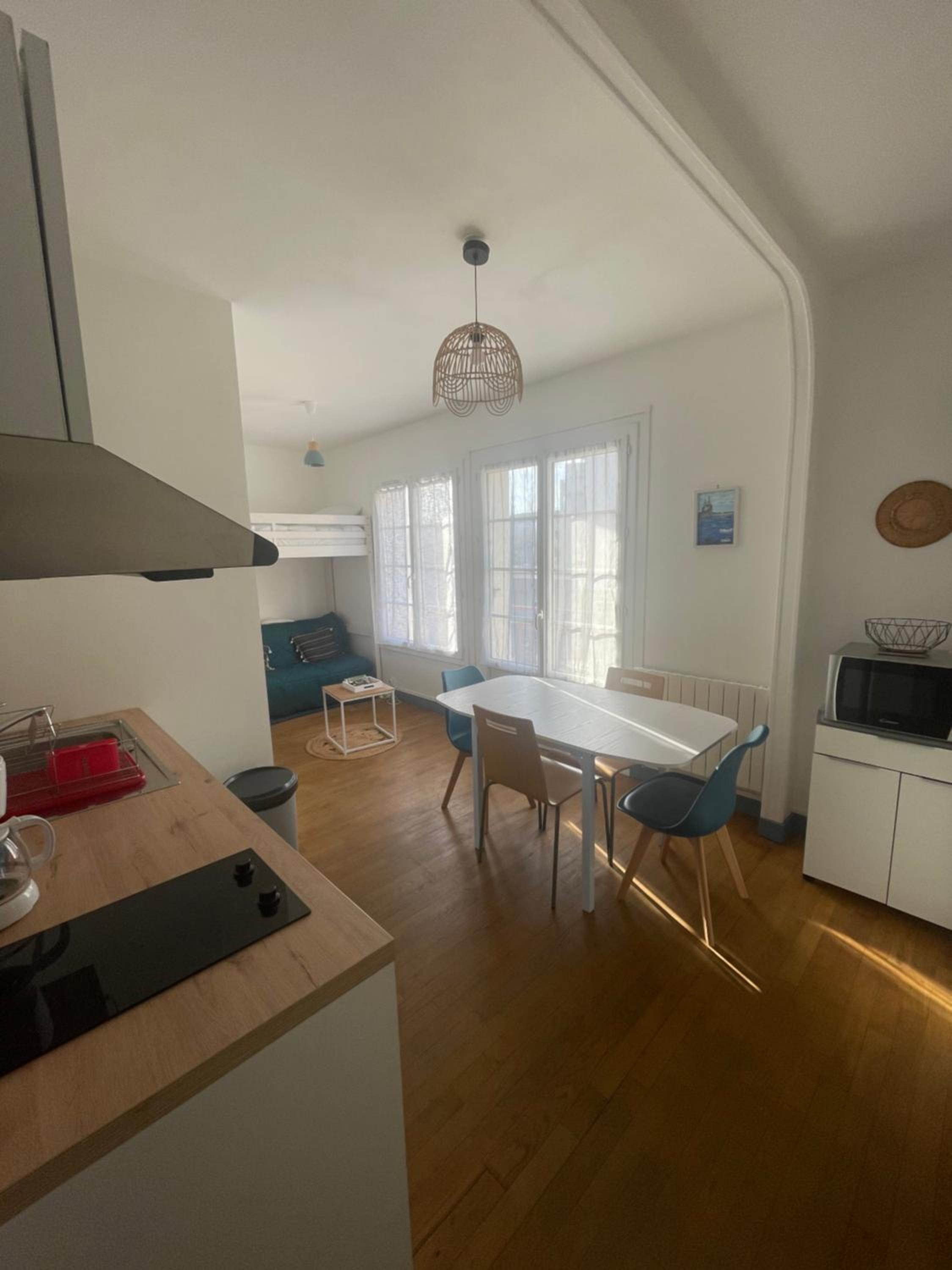 One-Bedroom Apartment - Photo 12