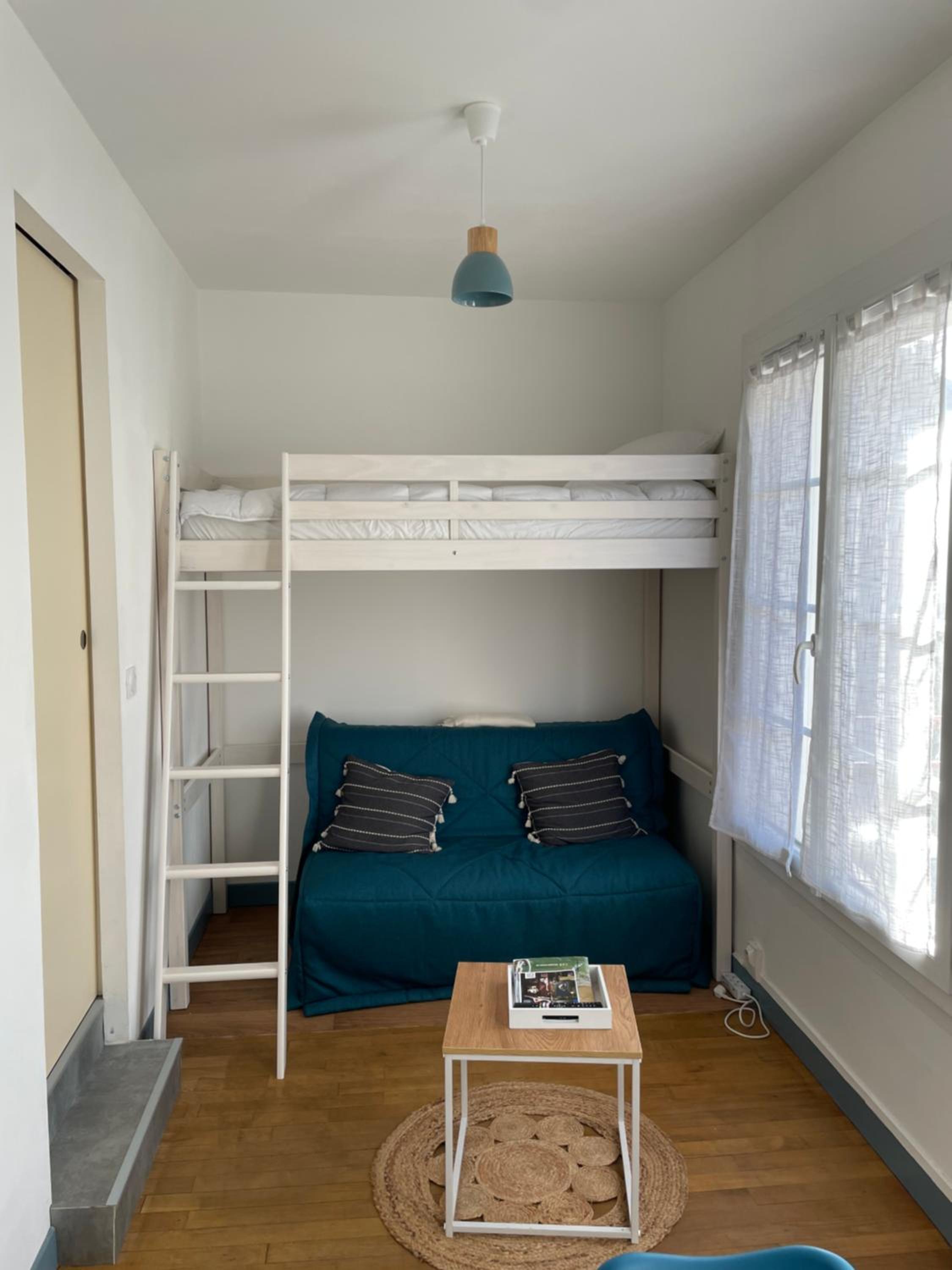 One-Bedroom Apartment - Photo 3