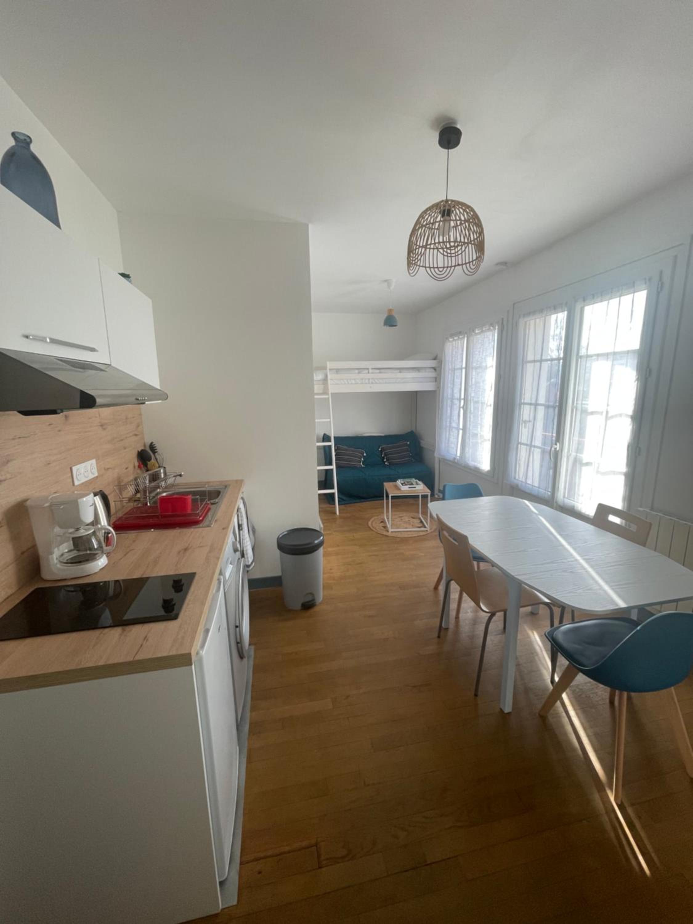 One-Bedroom Apartment - Photo 1