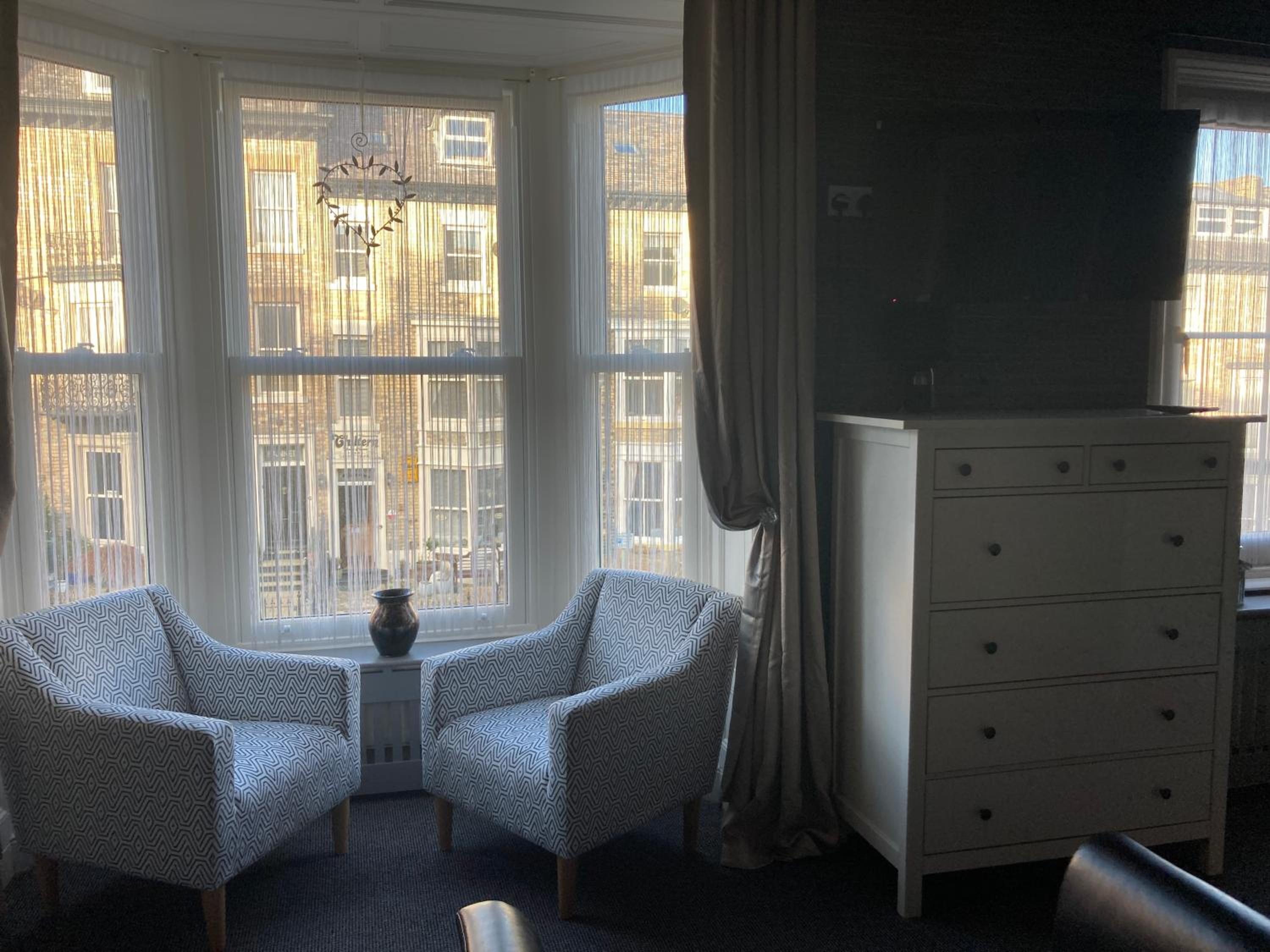 Deluxe King Suite photo 2