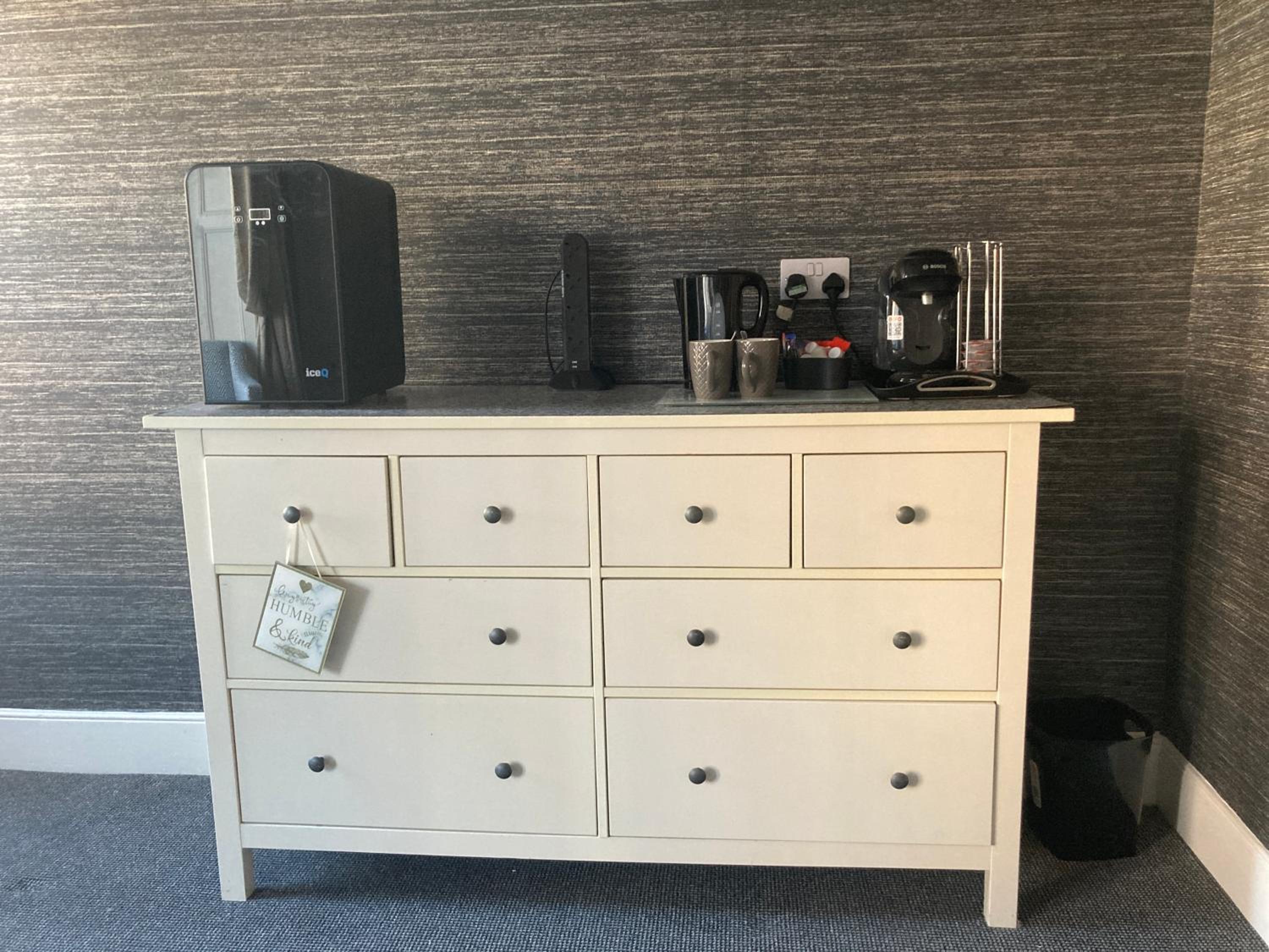 Deluxe King Suite photo 3