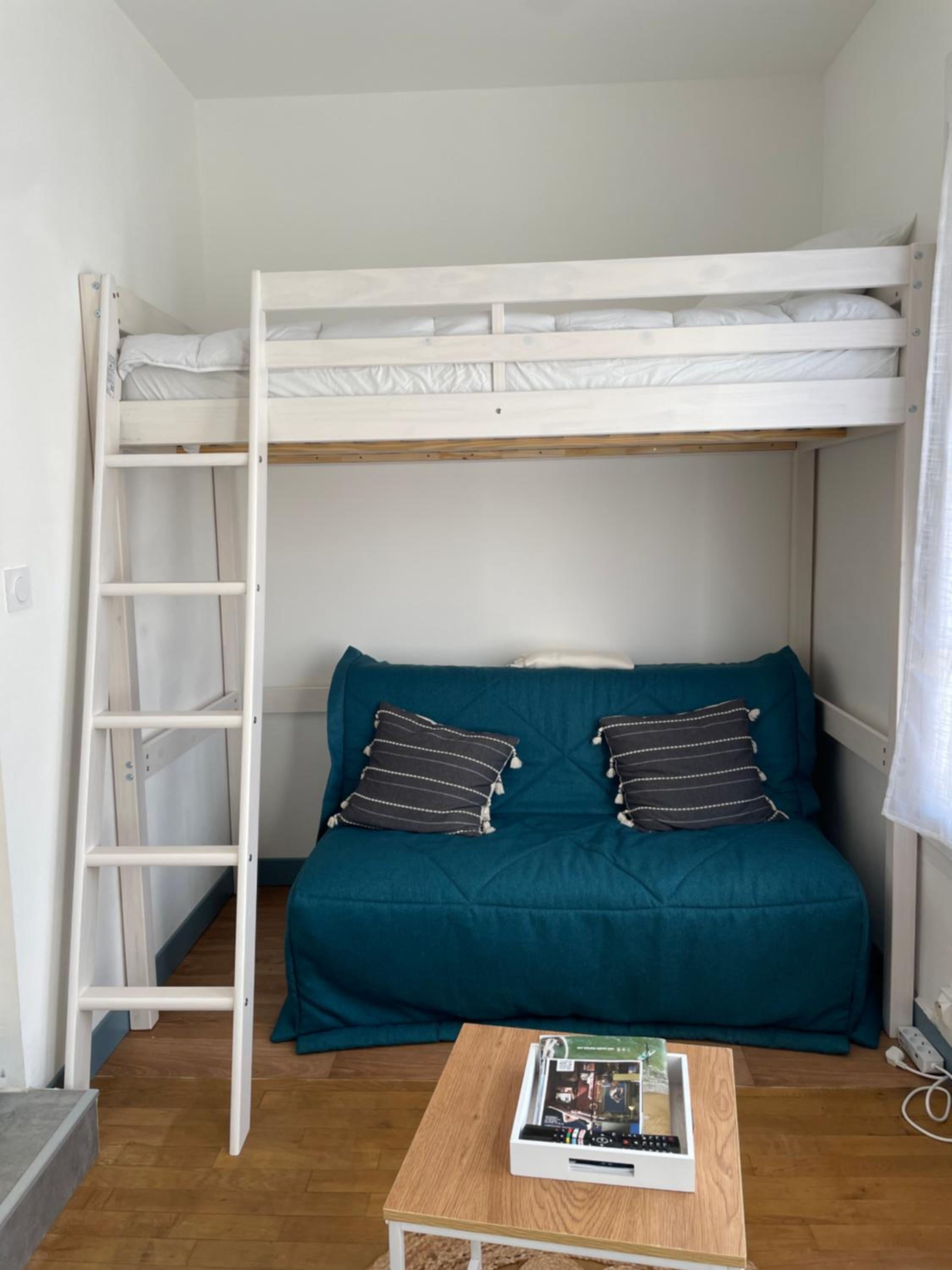 One-Bedroom Apartment - Photo 4