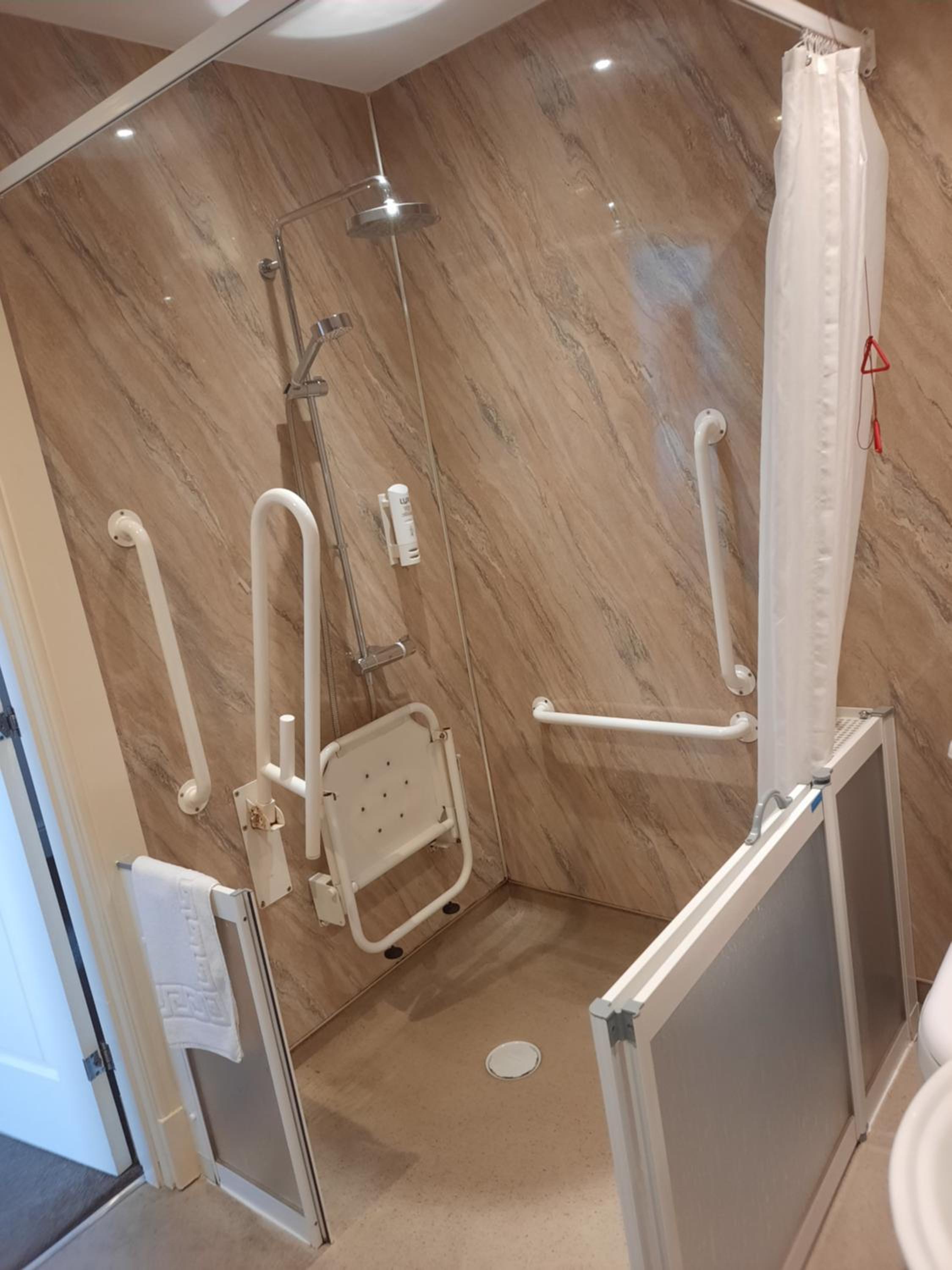 Double or Twin Room - Disability Access photo 2