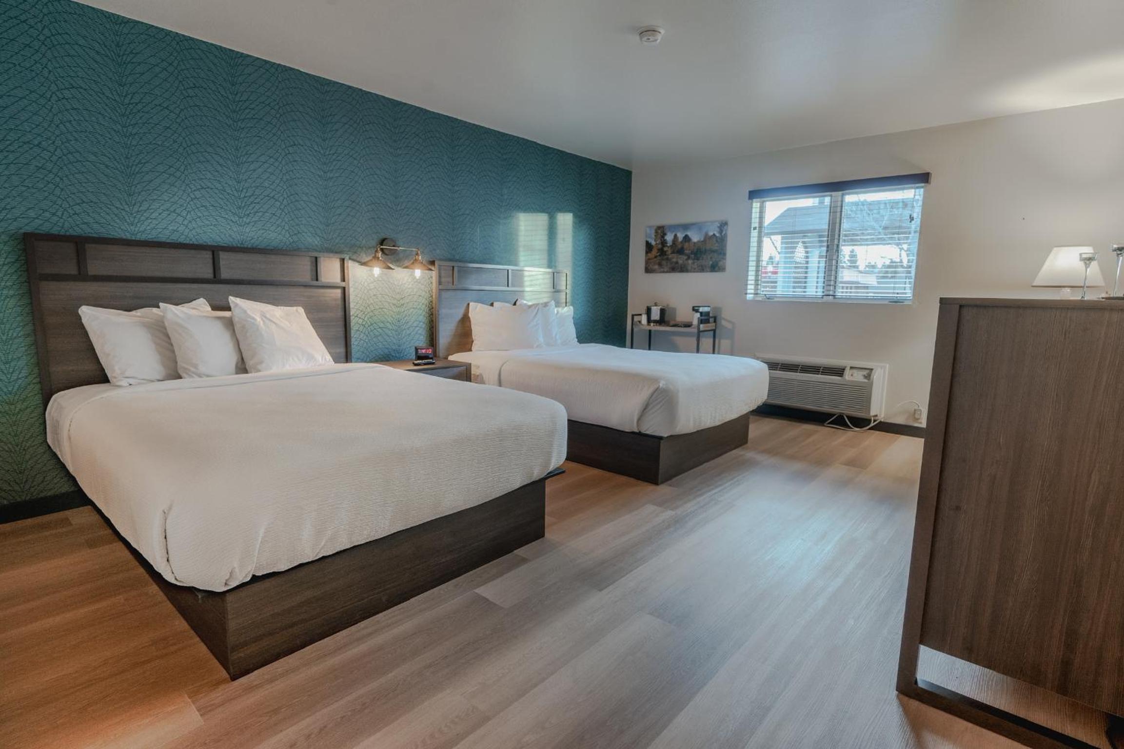 Queen Room with Two Queen Beds - Photo 1