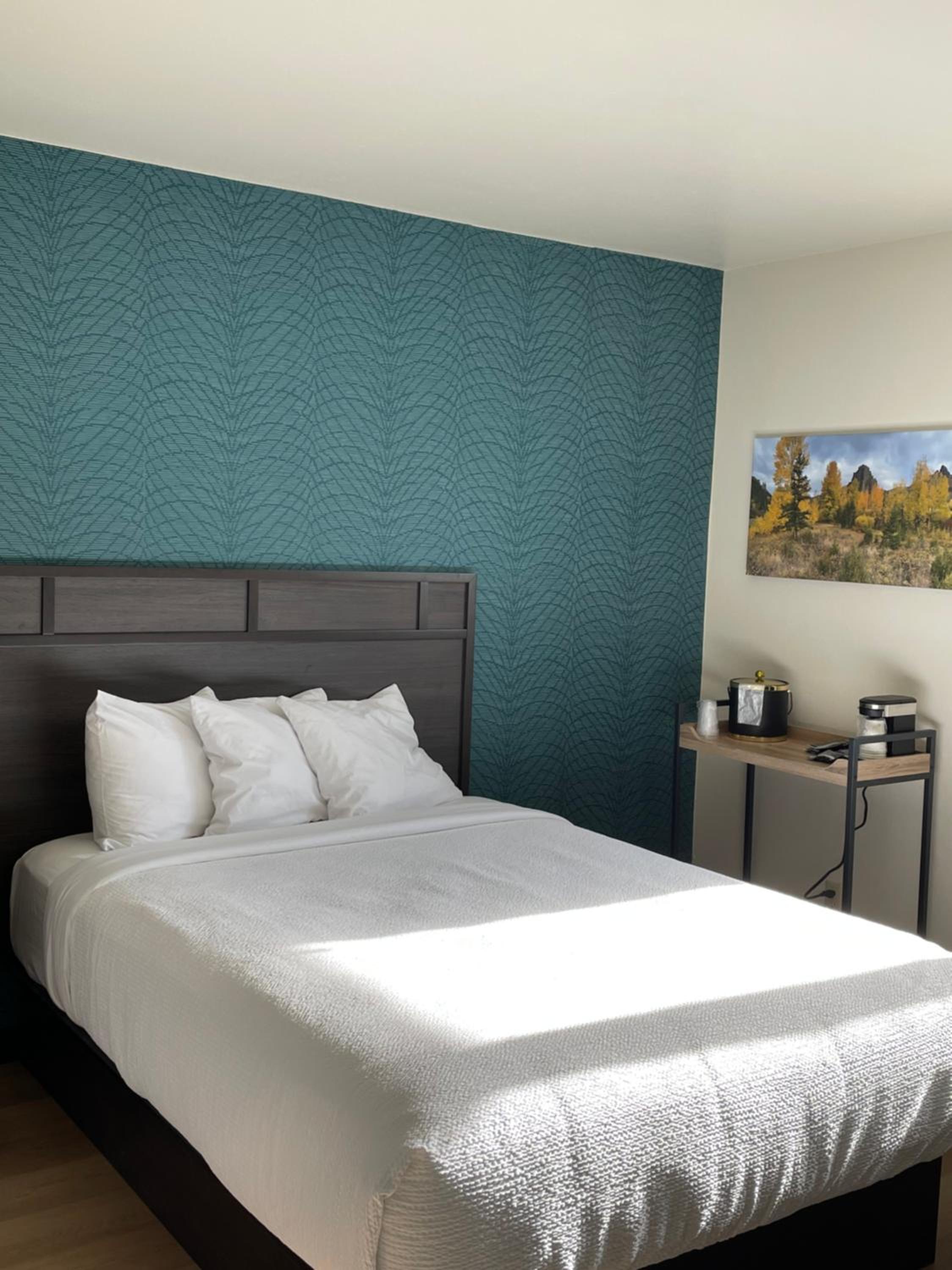 Queen Room with Two Queen Beds - Photo 6