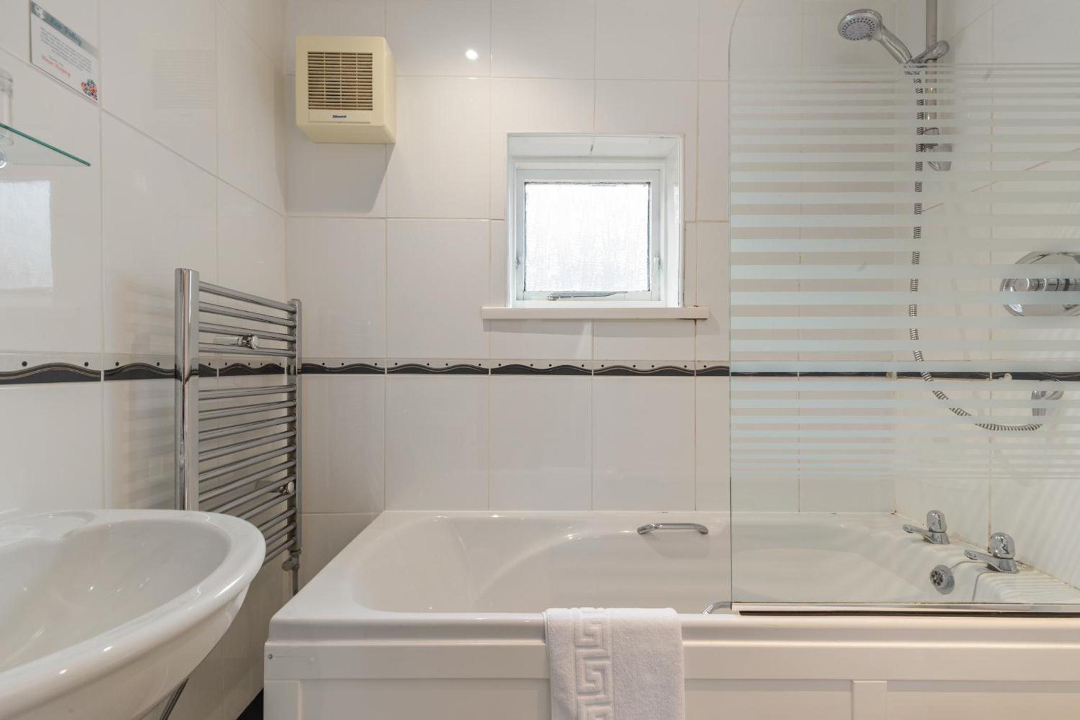 Standard Double Room - Photo 14