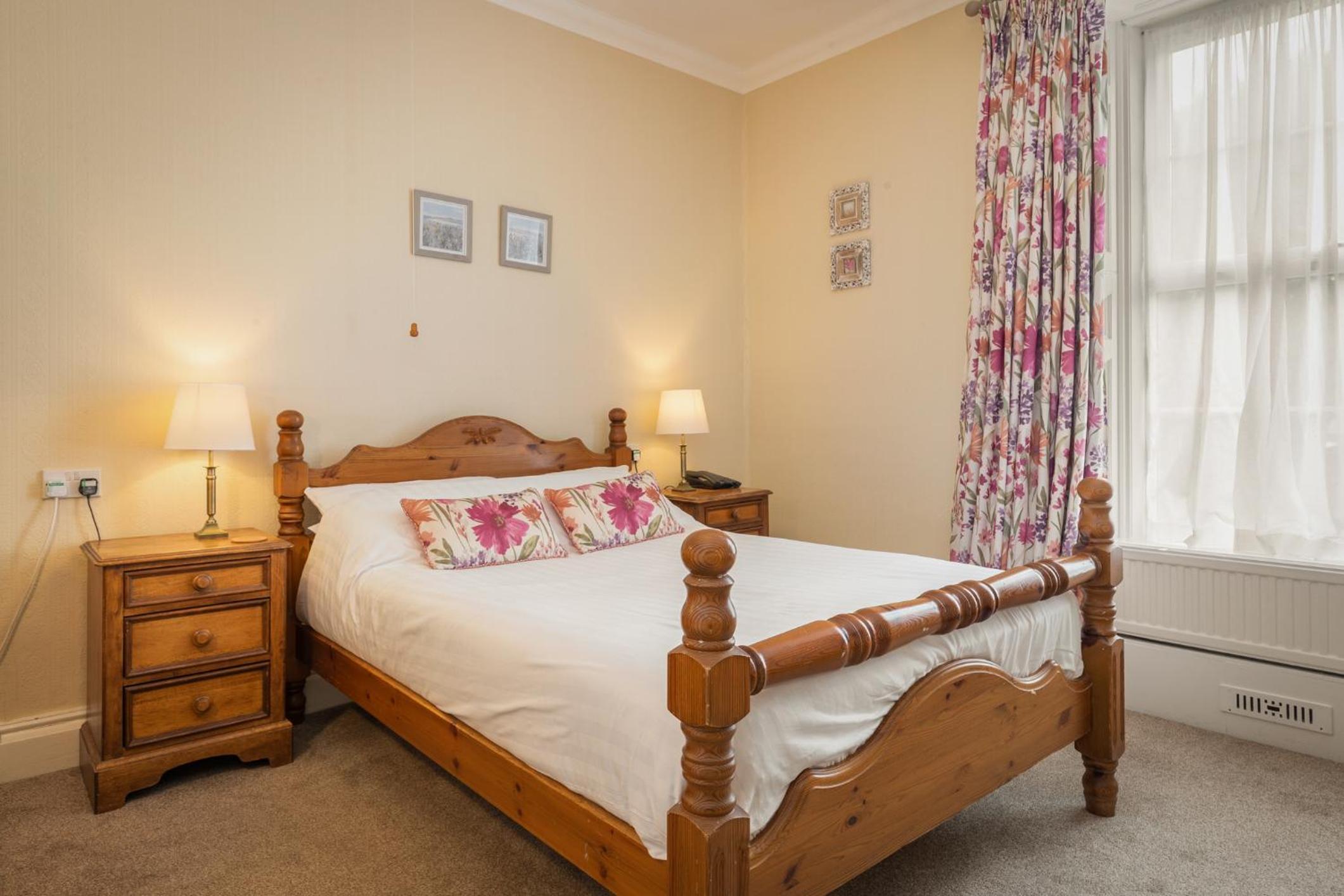 Standard Double Room - Photo 2