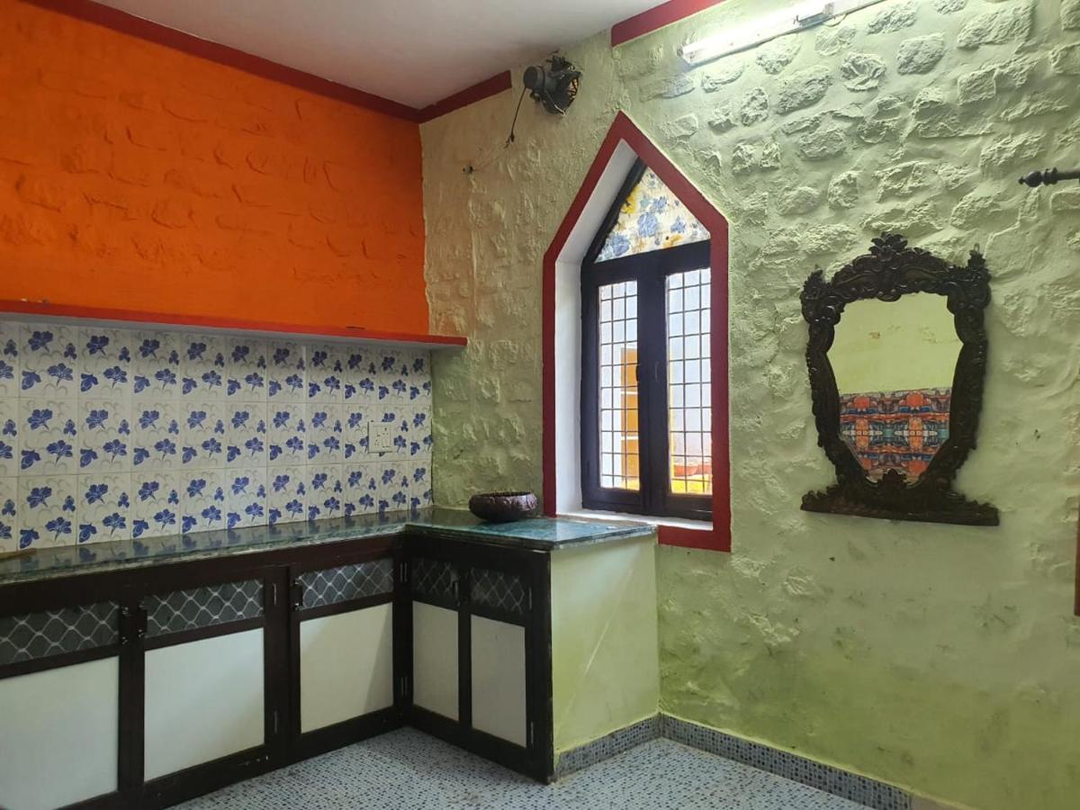 6-Bed Male Dormitory Room photo 3