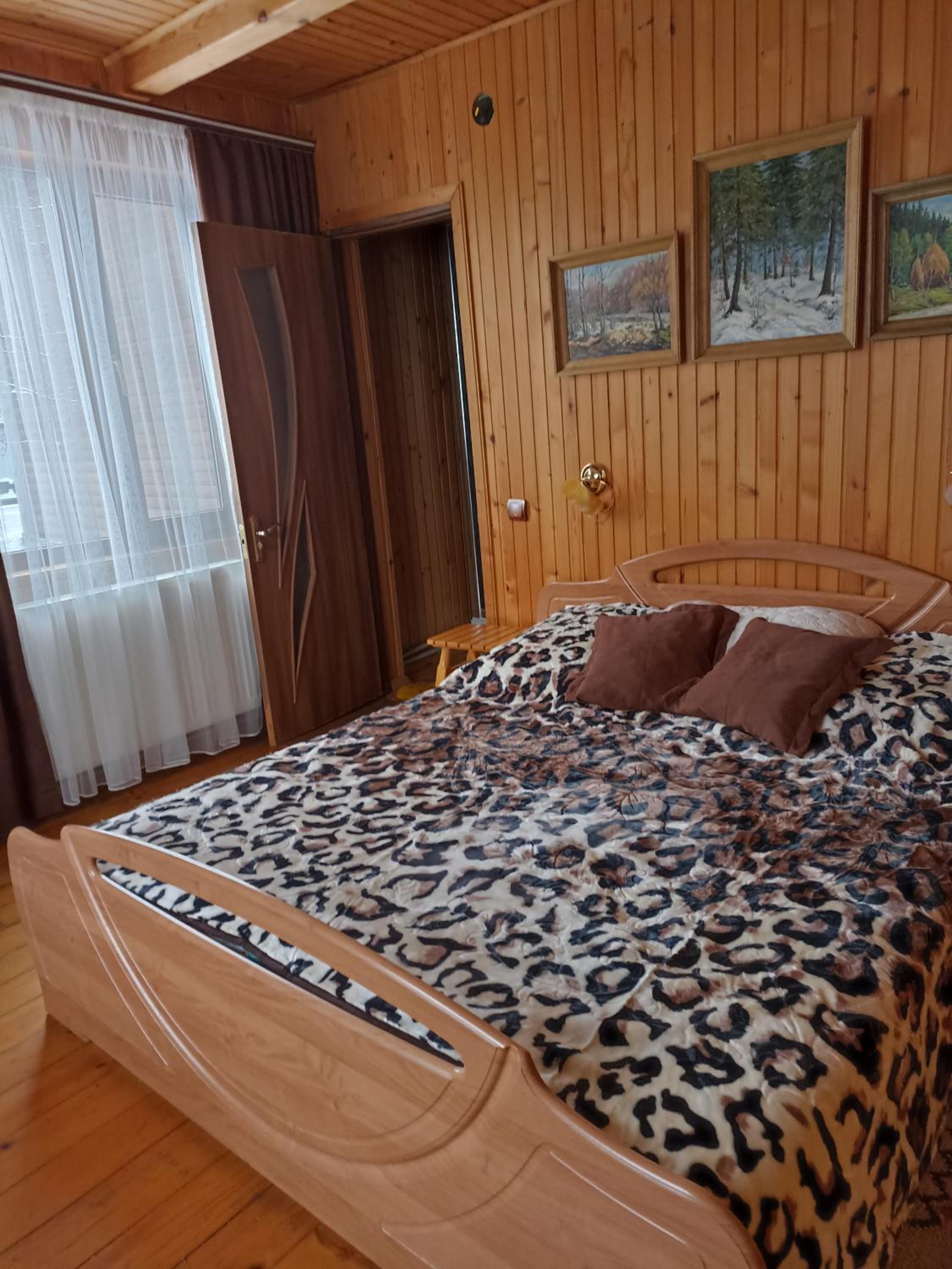 Deluxe Room (2 Adults + 1 Child) photo 1