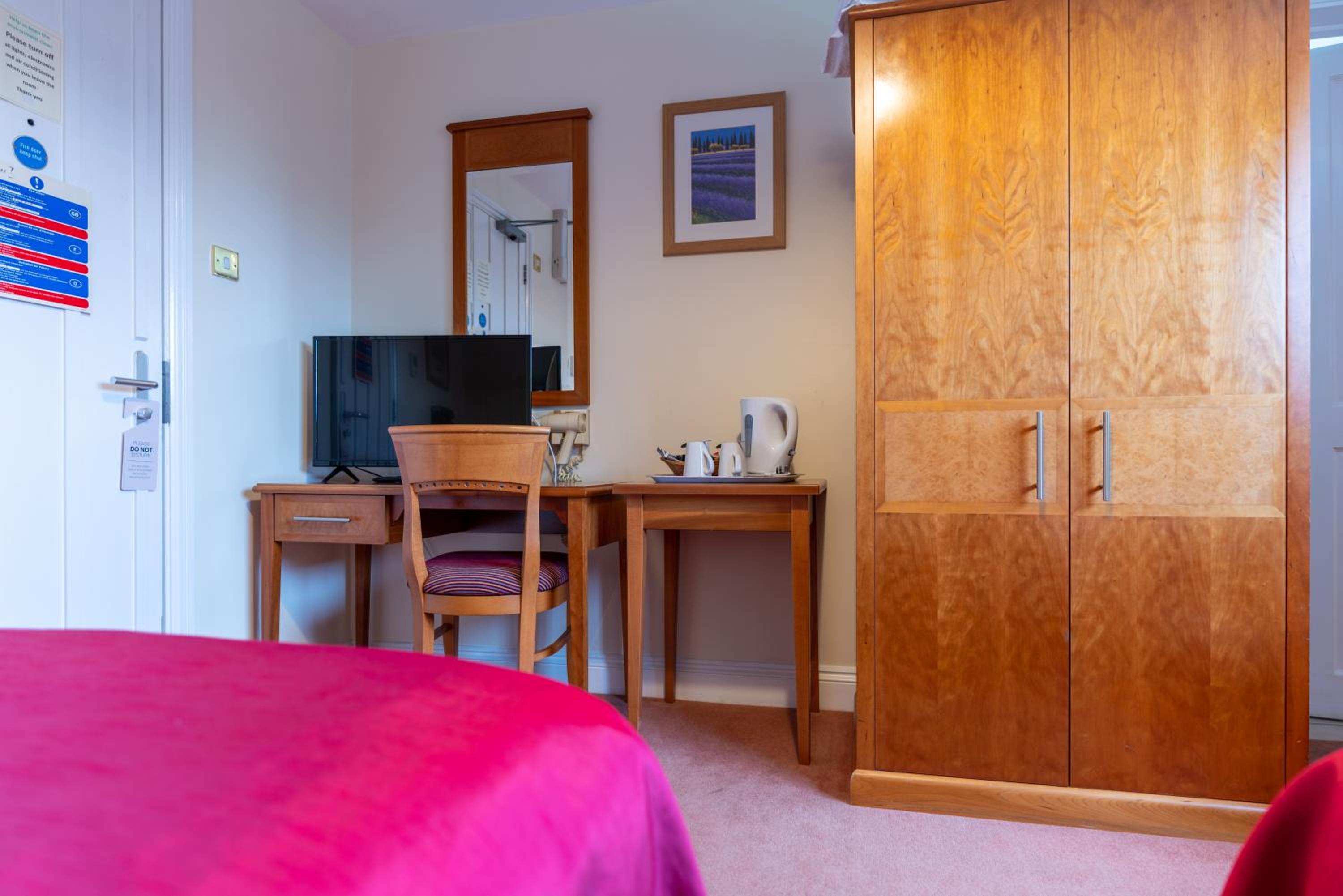 Twin Room - Photo 6