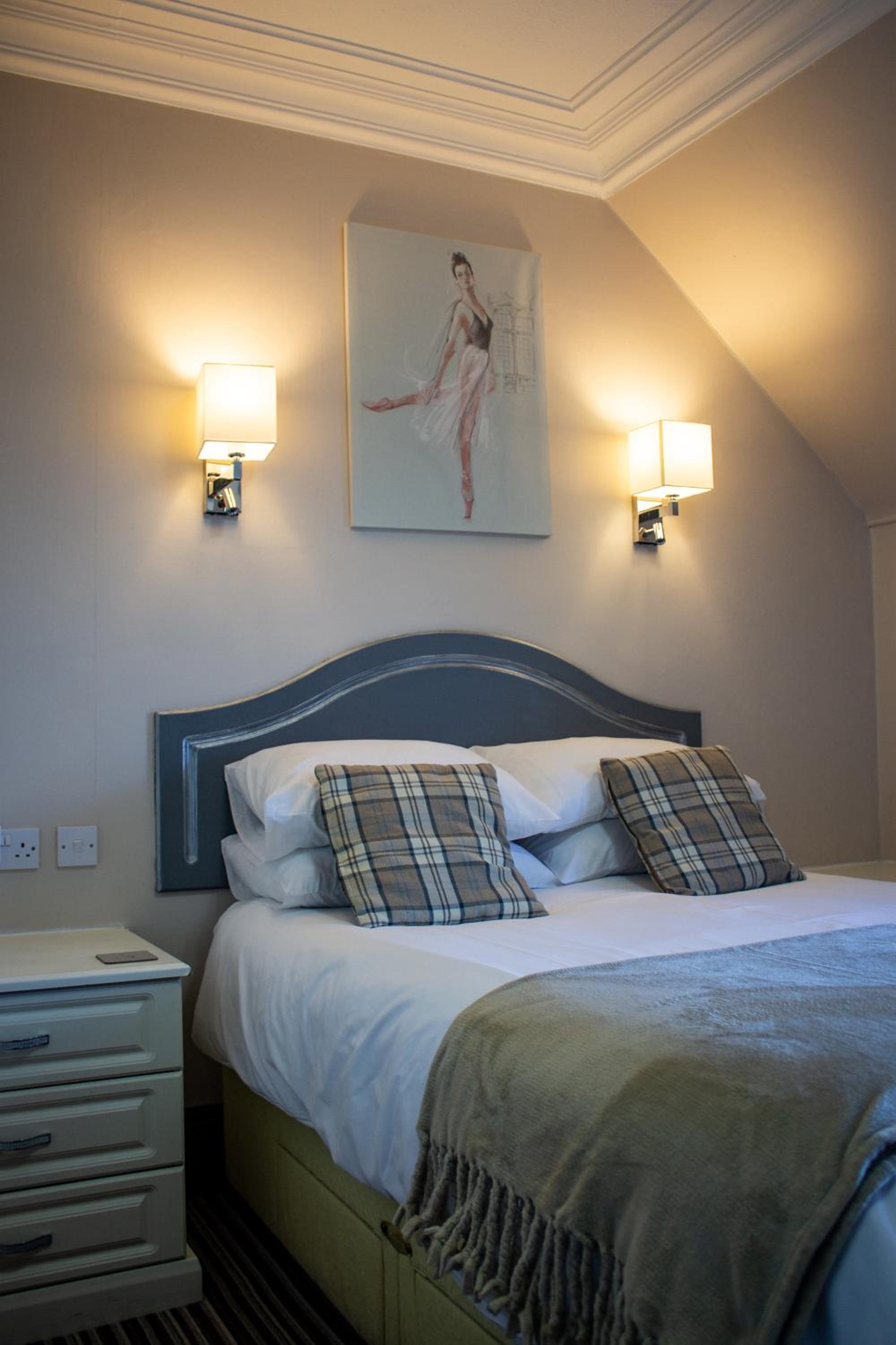 Double Room with En-Suite Shower photo 1