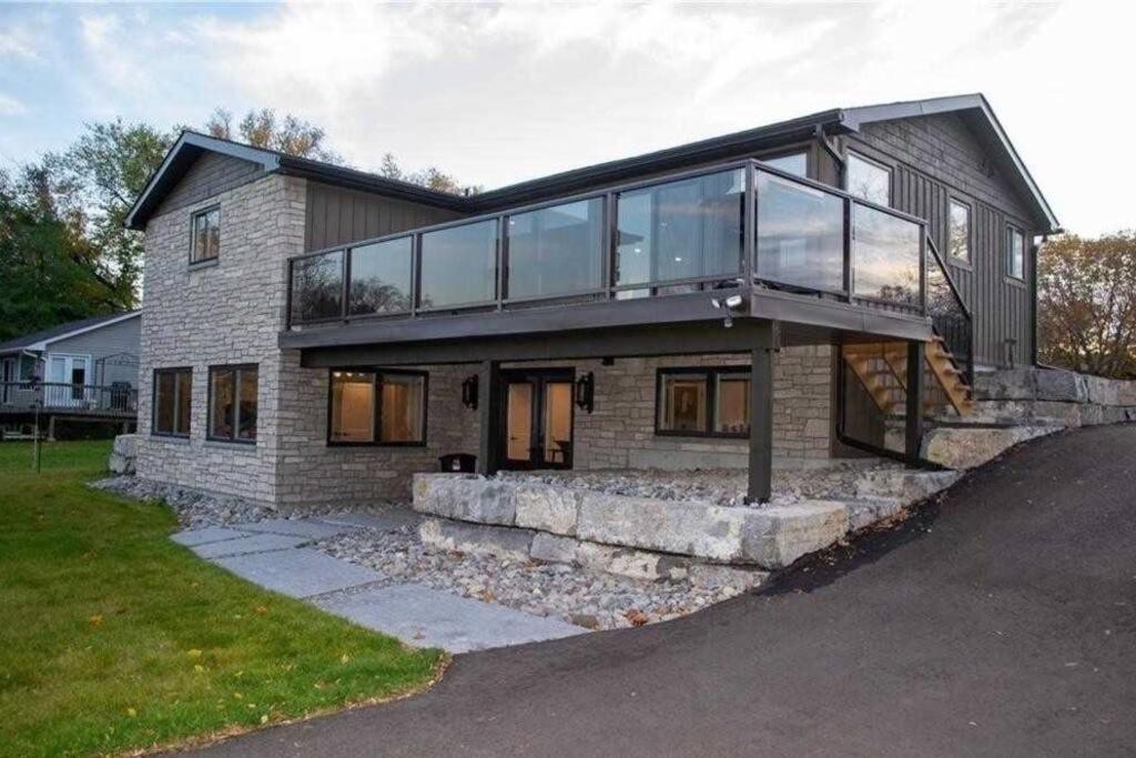 Four-Bedroom House photo 2