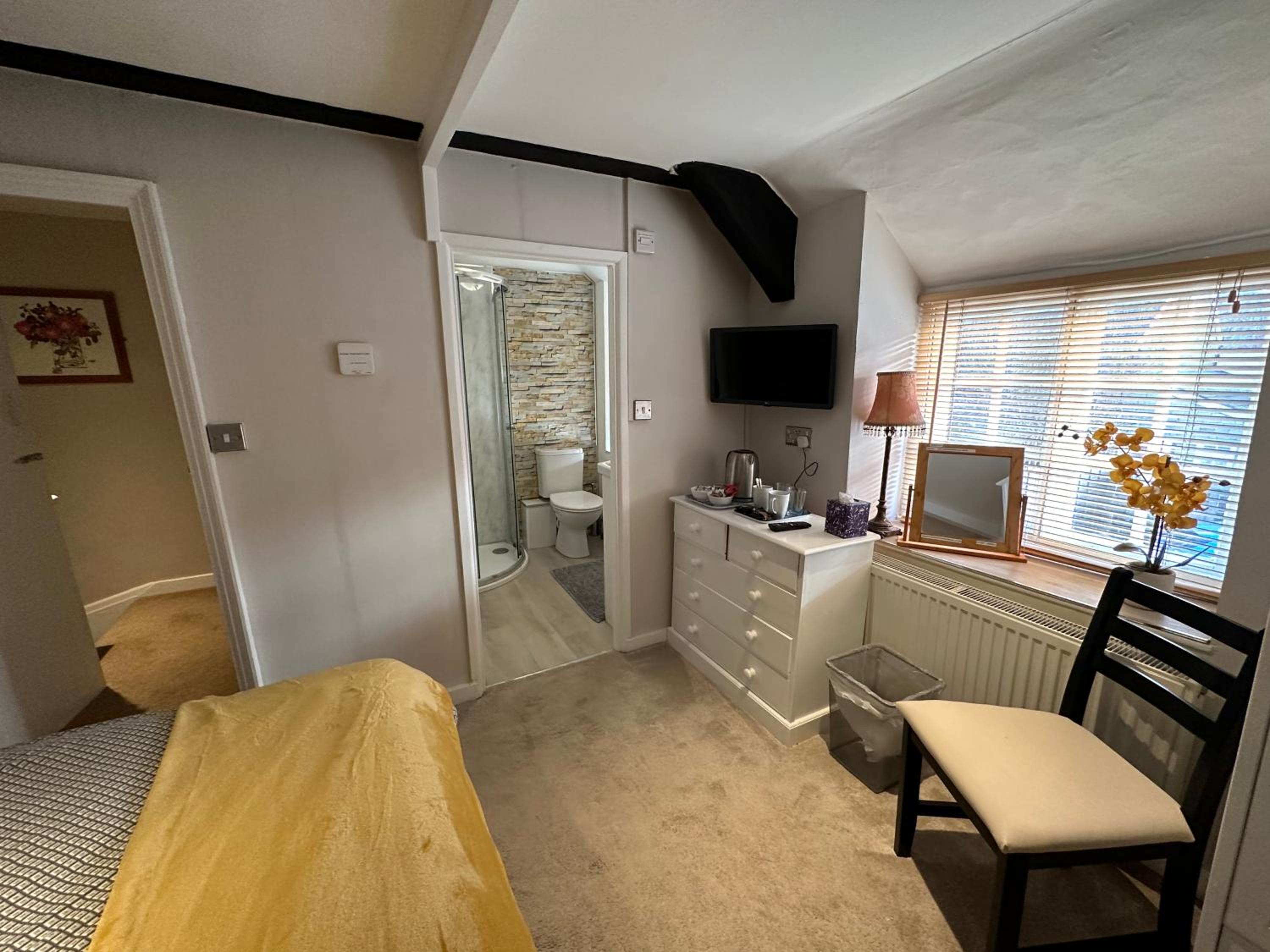 Double Room - Photo 9