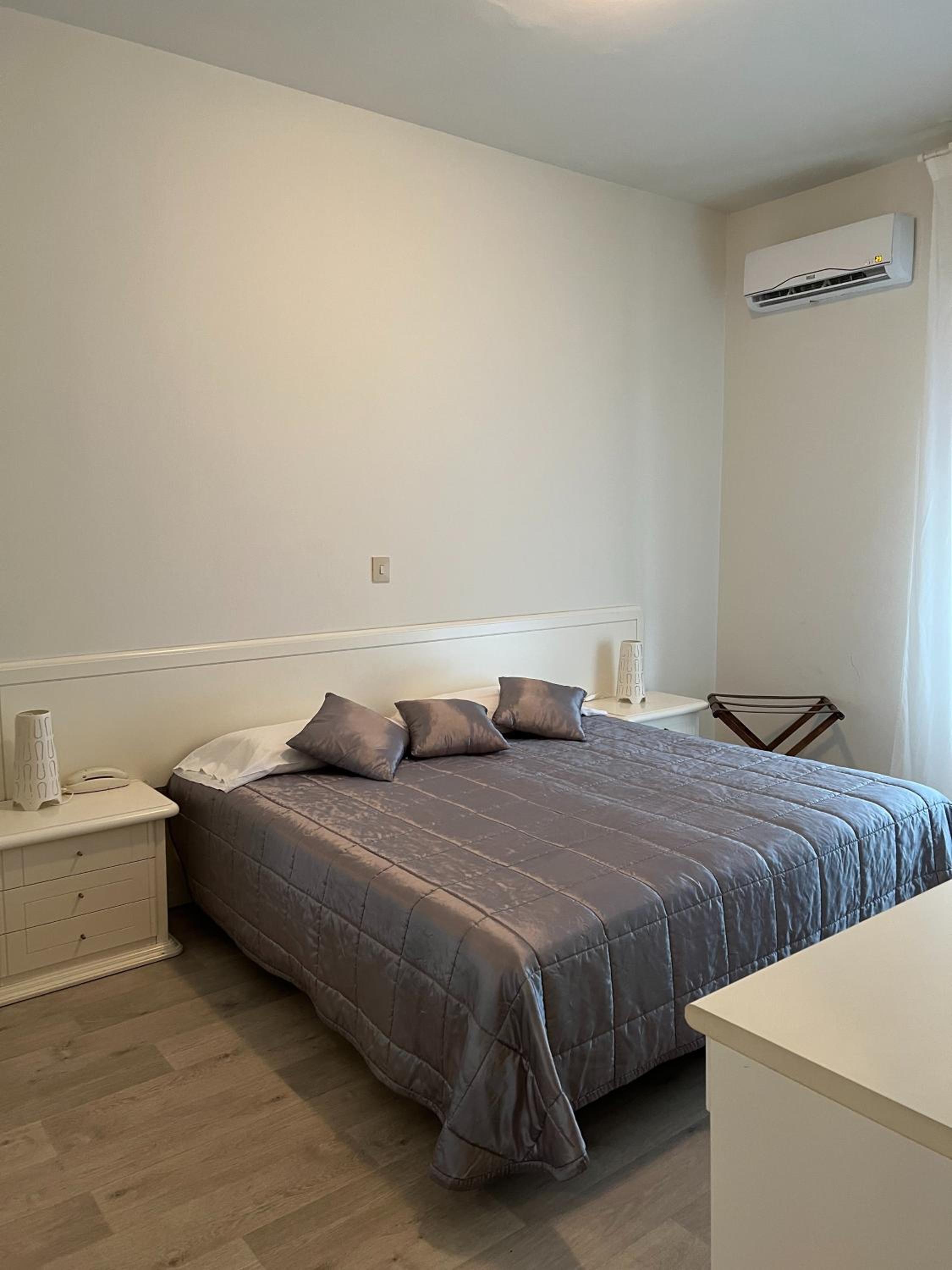 Double or Twin Room - Photo 4