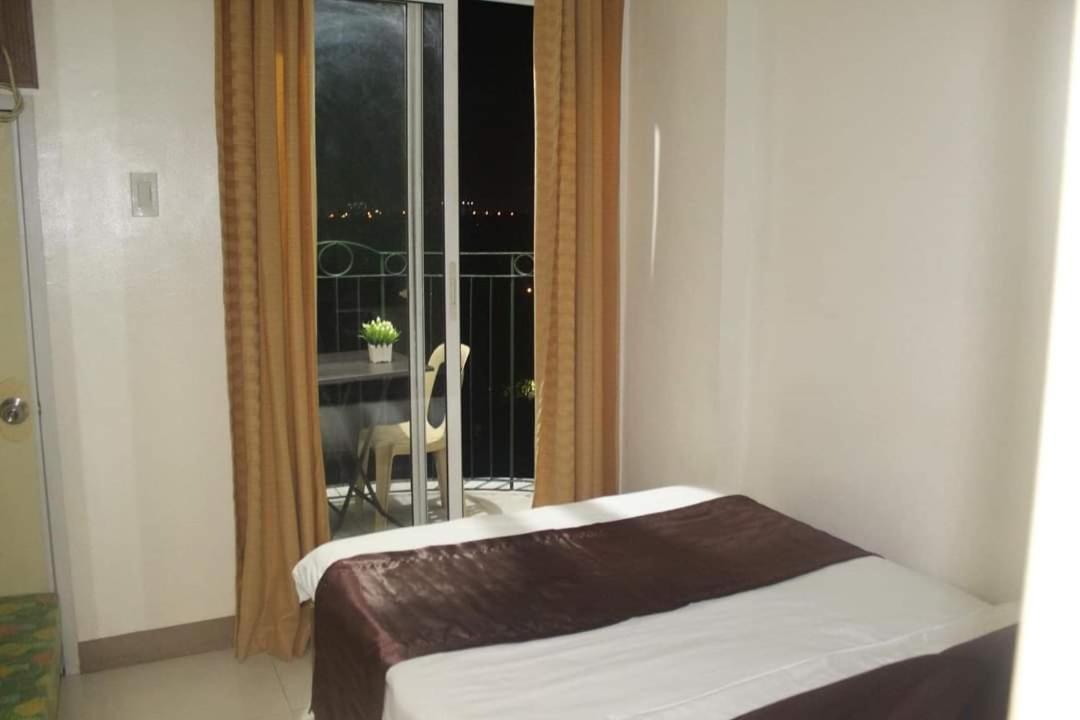 One-Bedroom Apartment - Photo 4