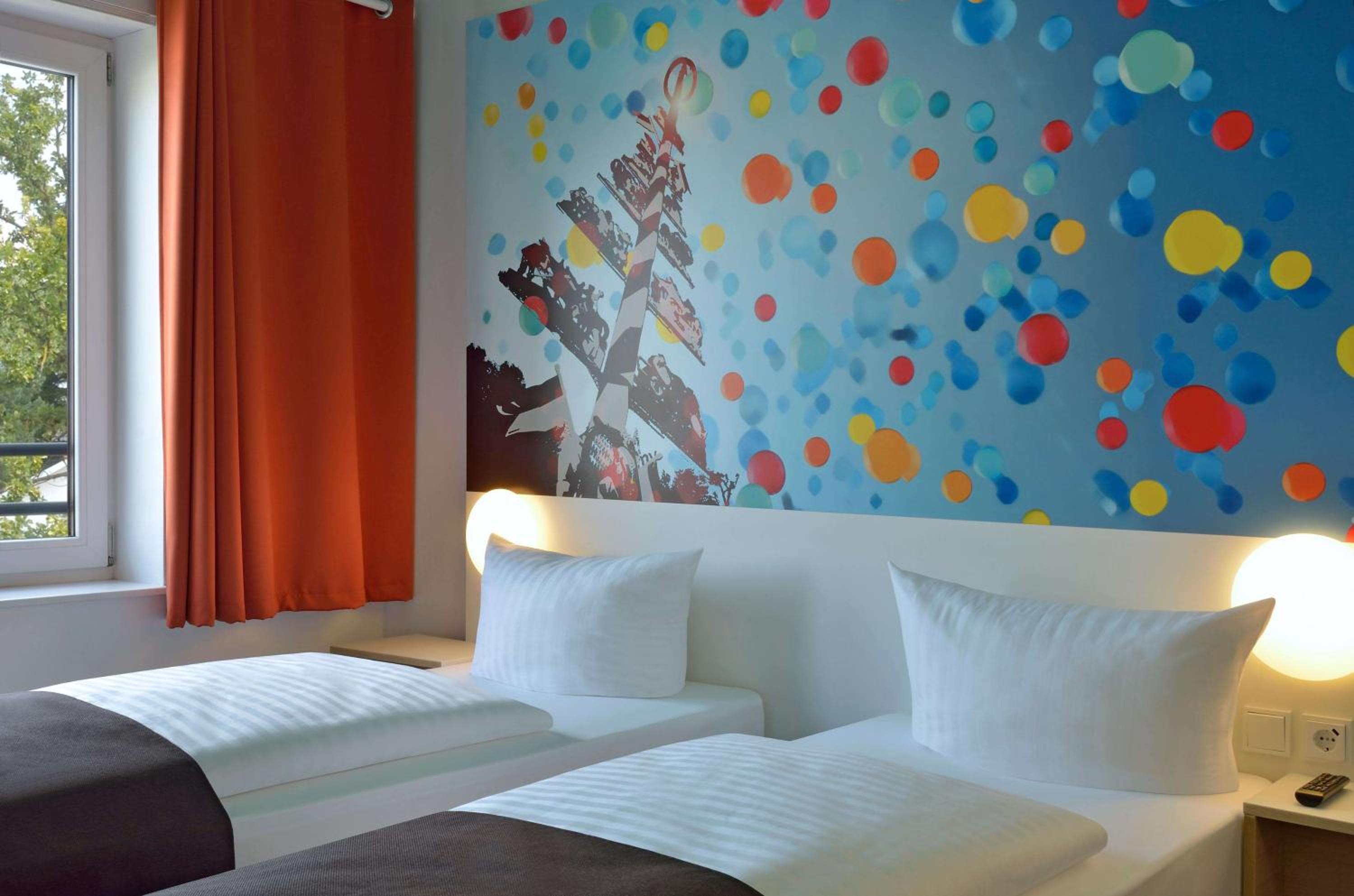 Twin Room - Photo 1