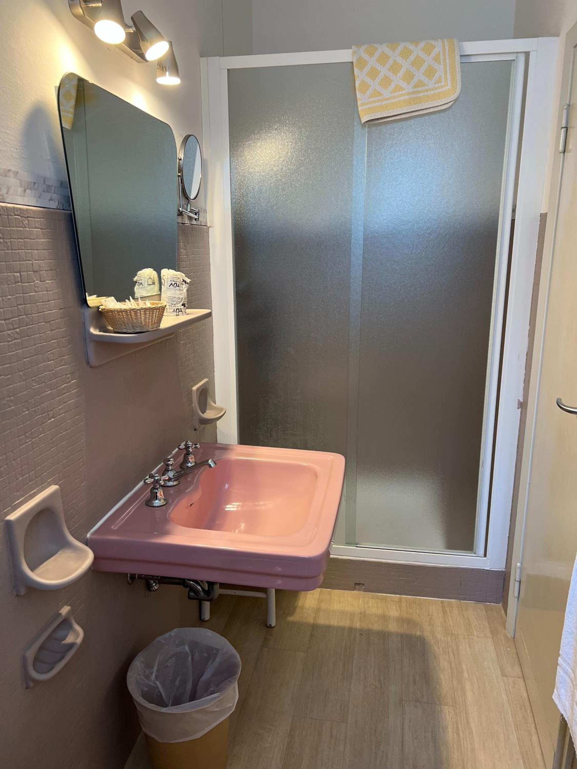 Economy Double or Twin Room - Photo 31