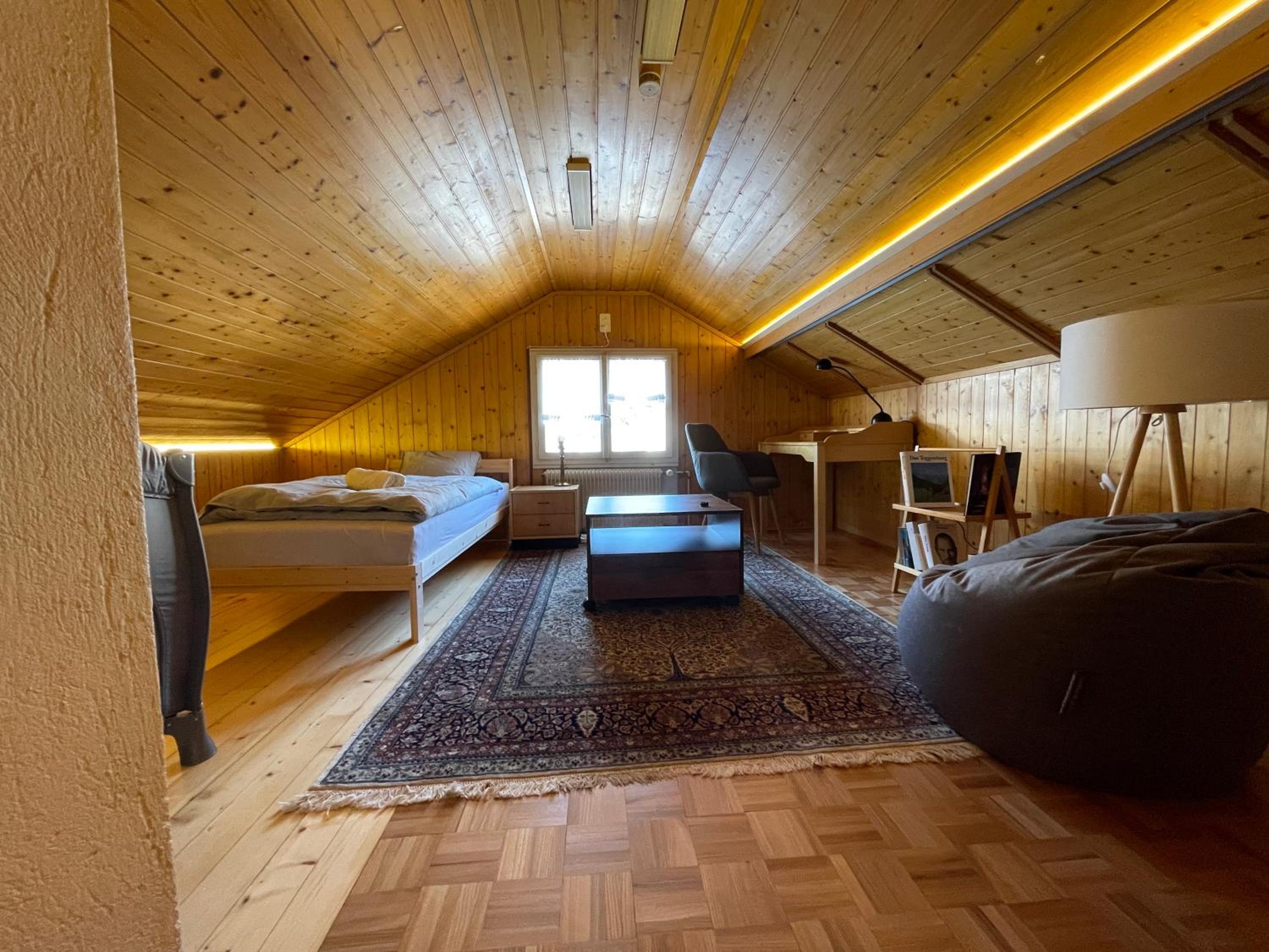 Three-Bedroom House photo 3