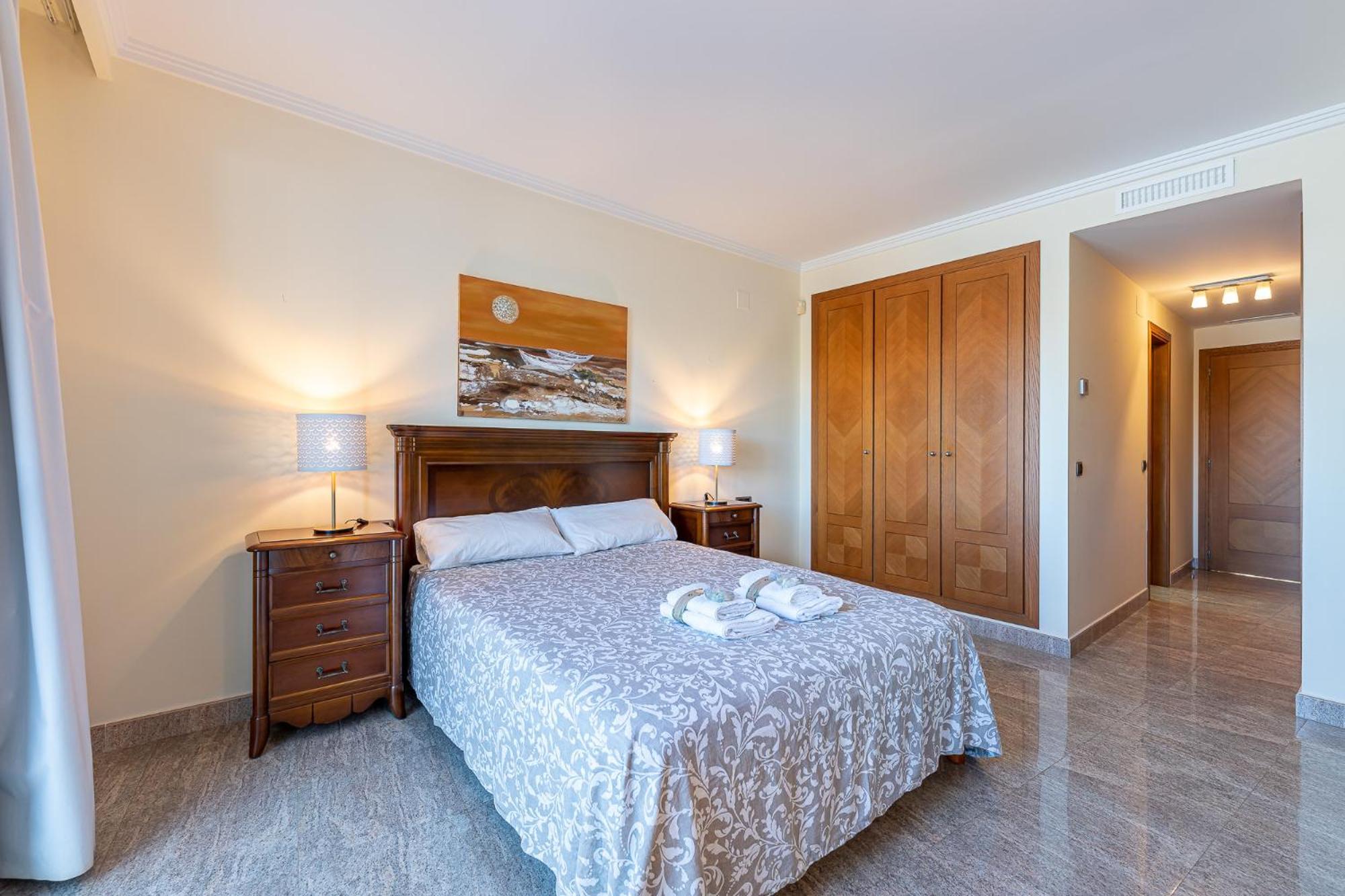 Apartamento con vista a la piscina