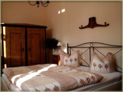 2-Person Studio Apartment - Photo 5