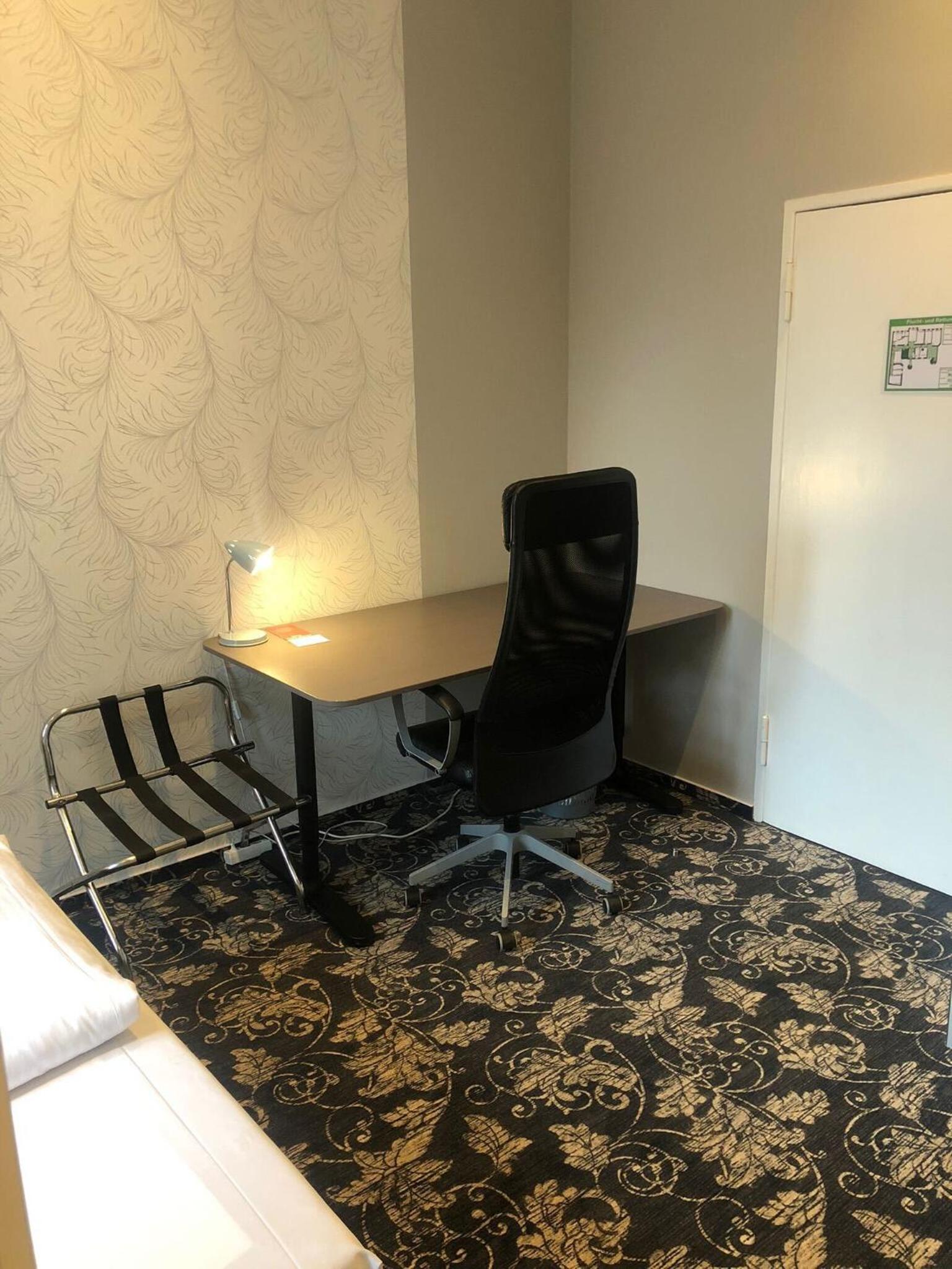 Single Room photo 3