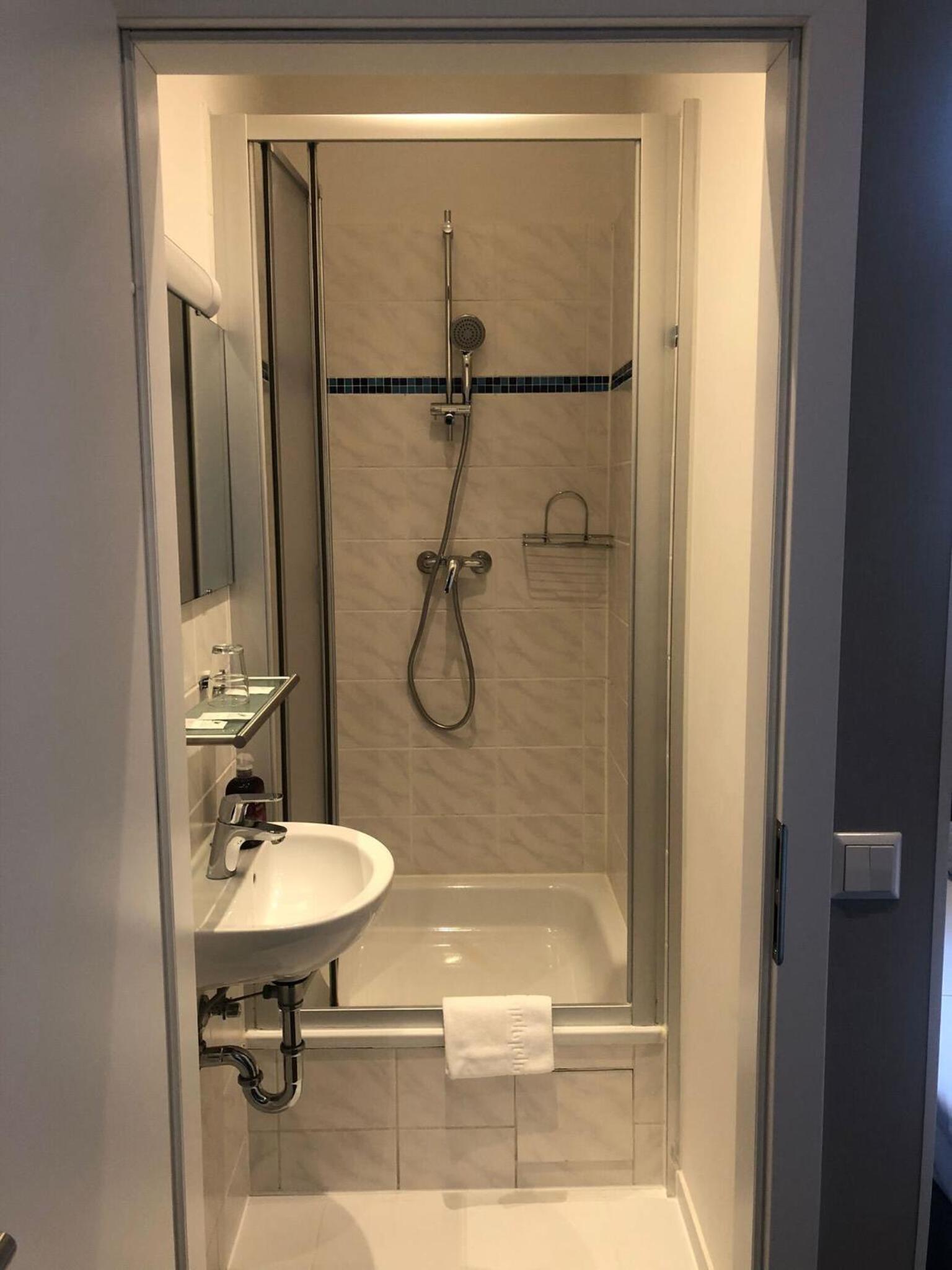 Single Room photo 2