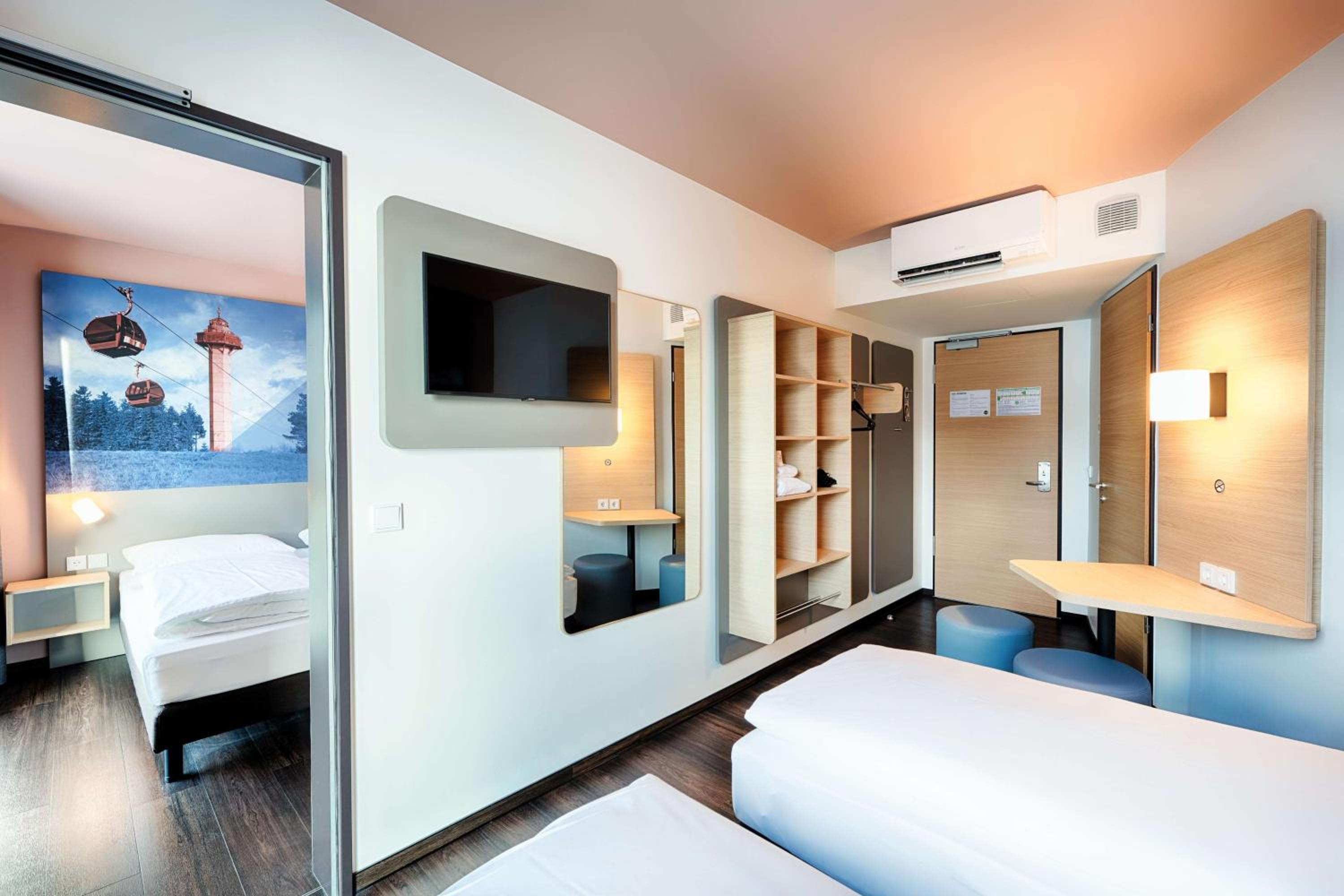 Twin Room - Photo 1