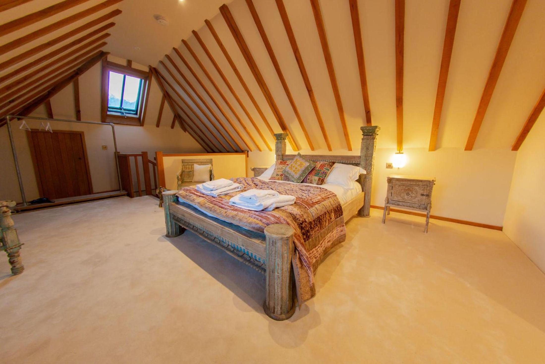 Superior King Room - Photo 3