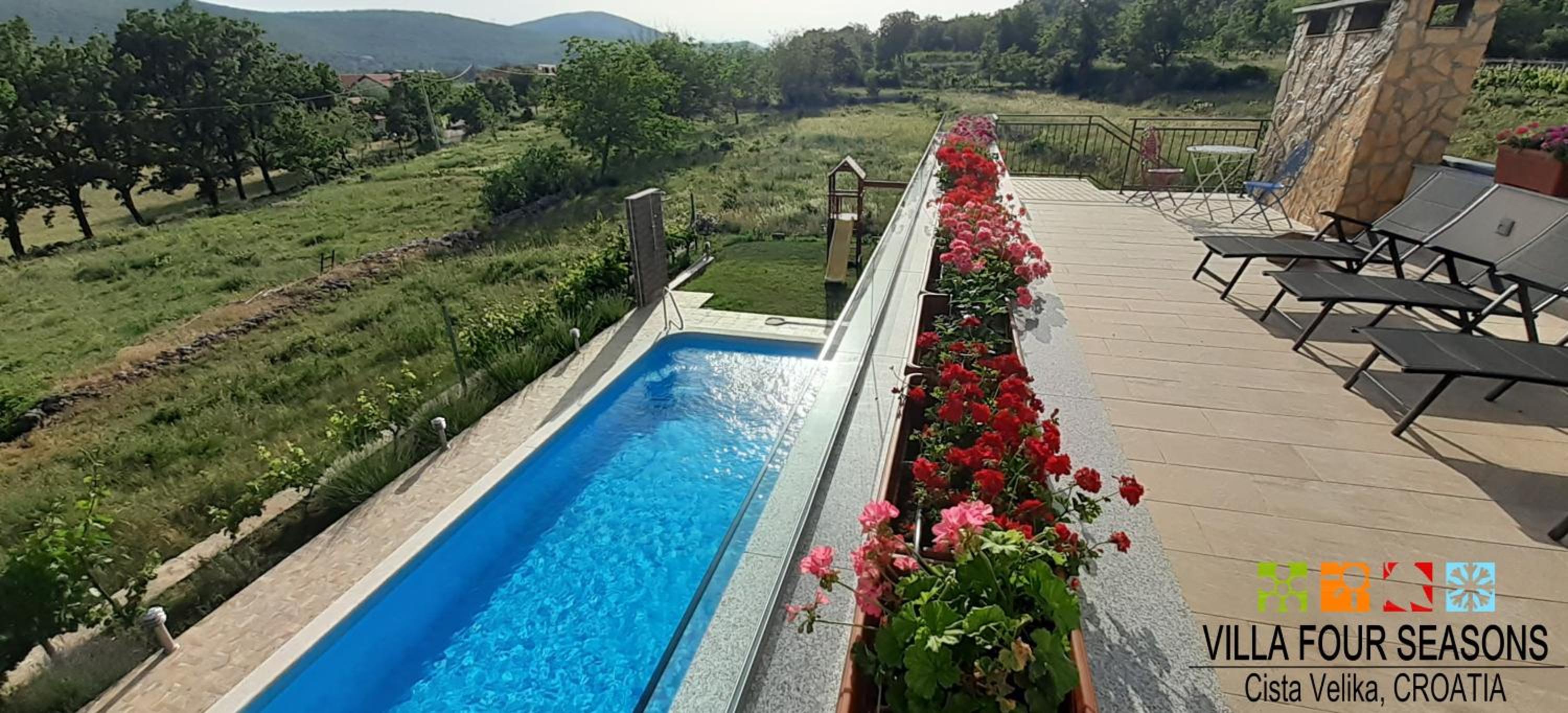 Three-Bedroom Villa photo 1
