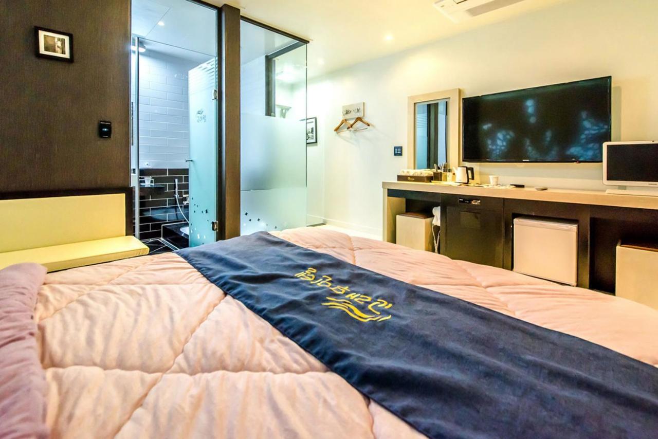 Standard Double Room - Photo 1